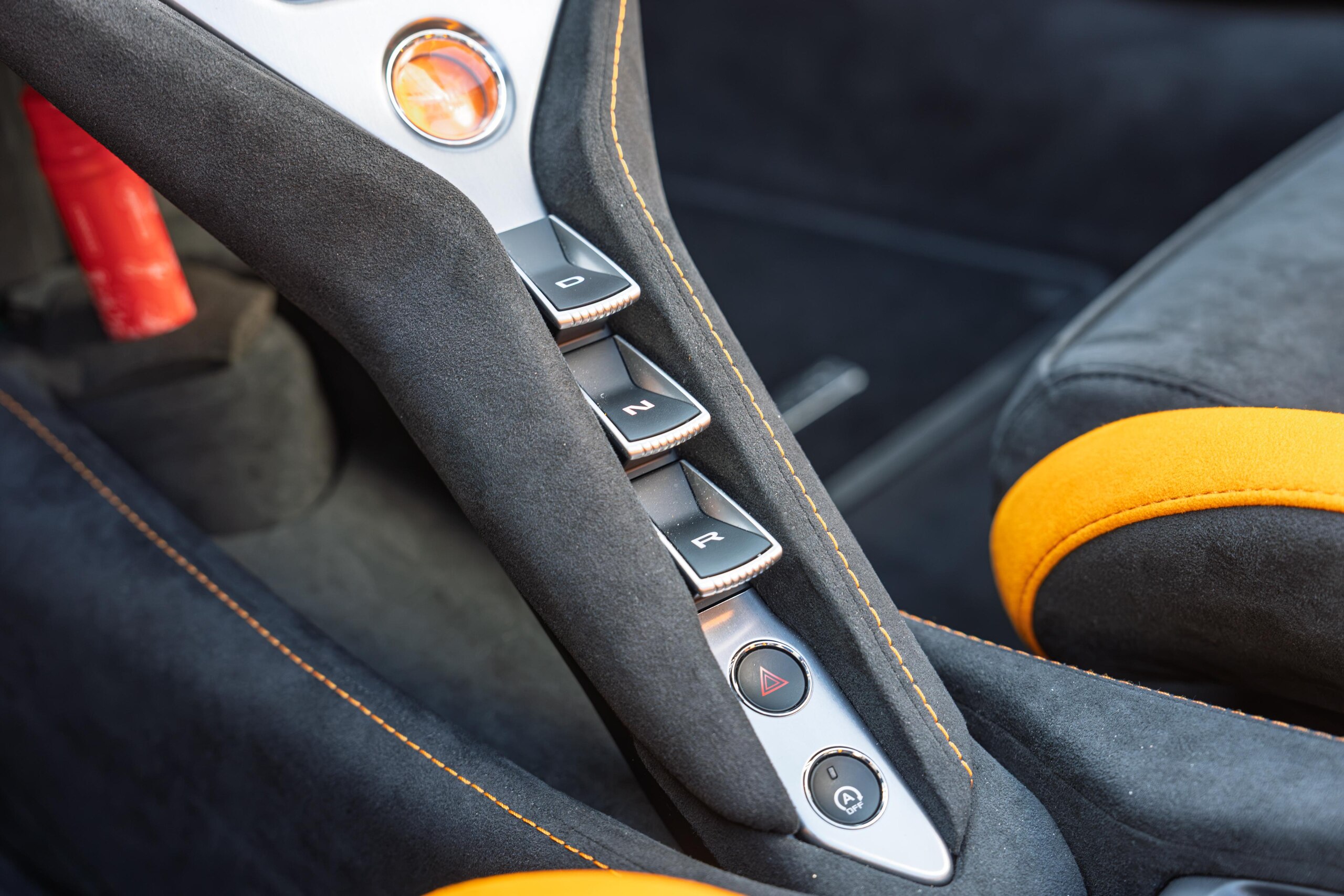 2025 McLaren 750S Spider — Photo 38 / 40