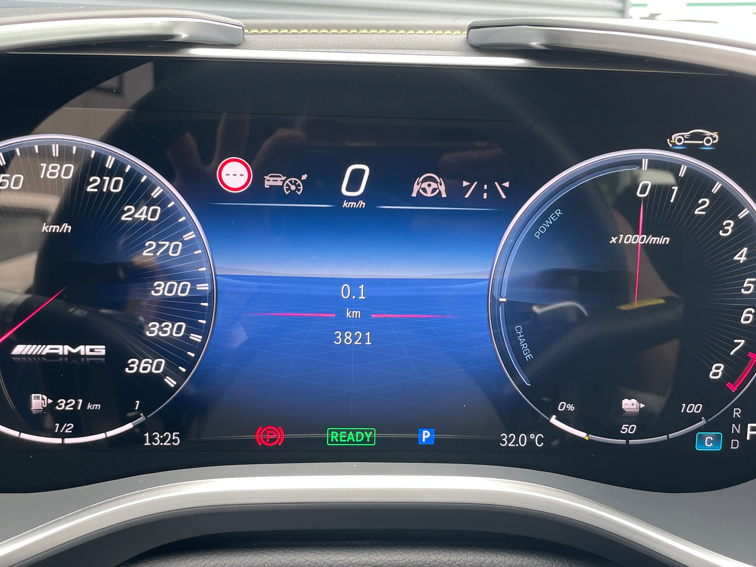 2025 Mercedes Benz AMG SL63 SE Performance — Photo 11 / 51