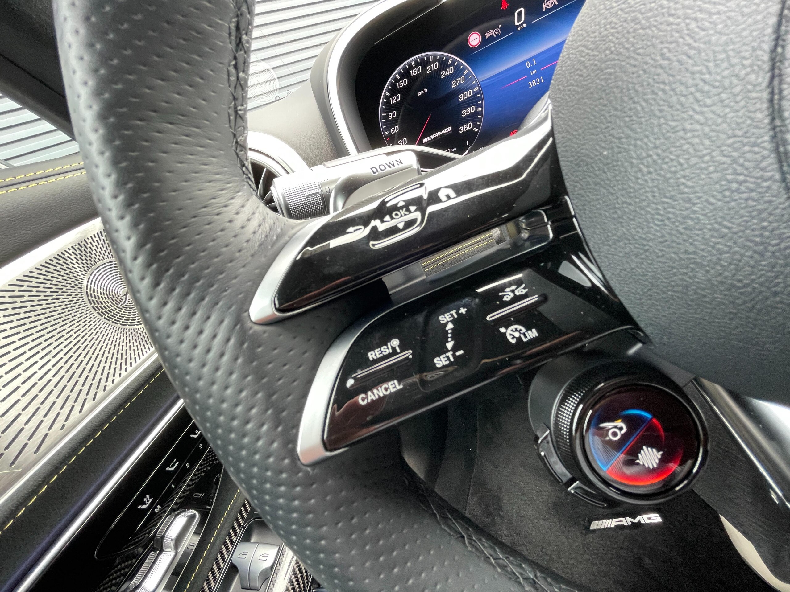 2025 Mercedes Benz AMG SL63 SE Performance — Photo 15 / 51