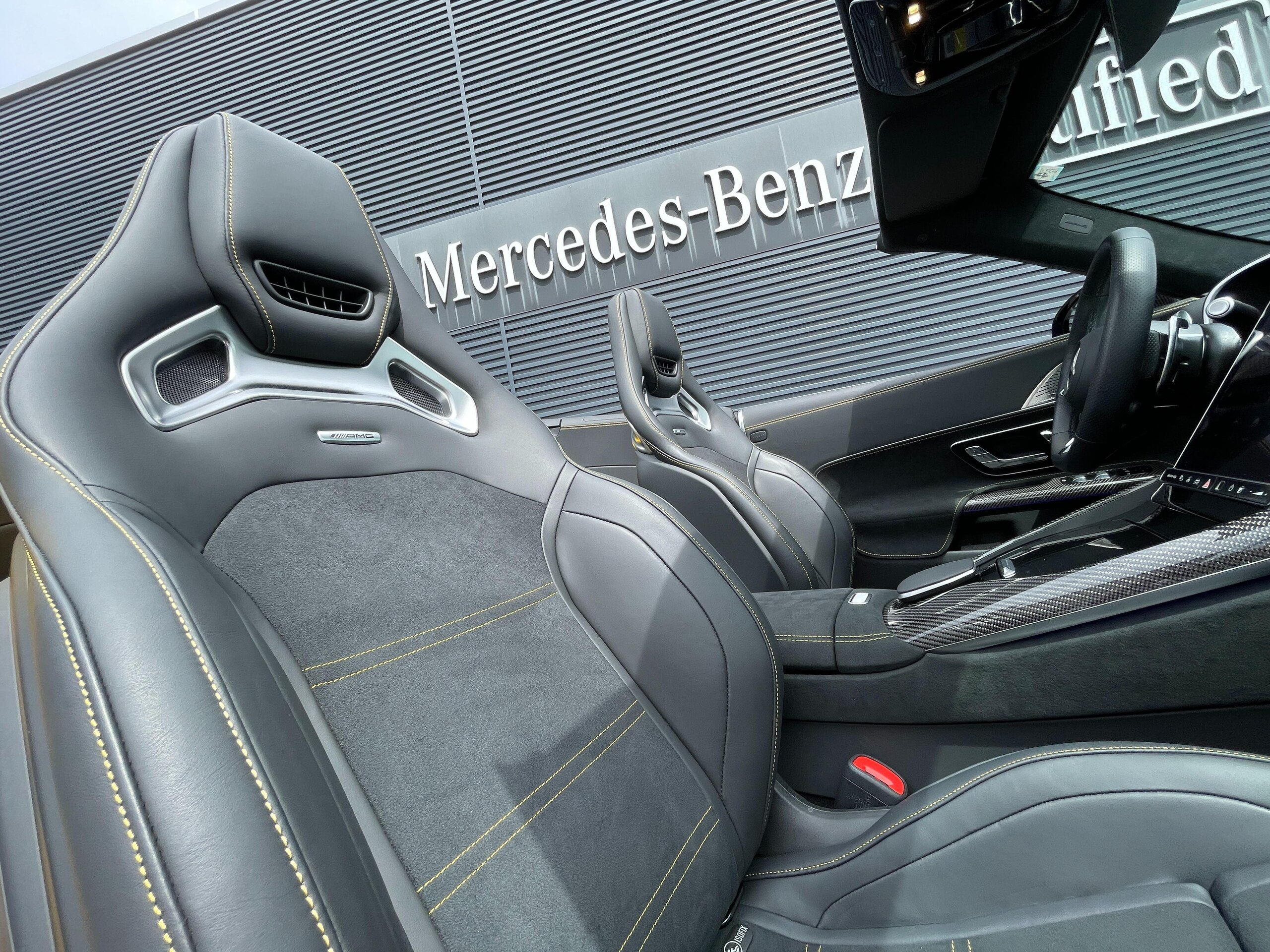2025 Mercedes Benz AMG SL63 SE Performance — Photo 25 / 51