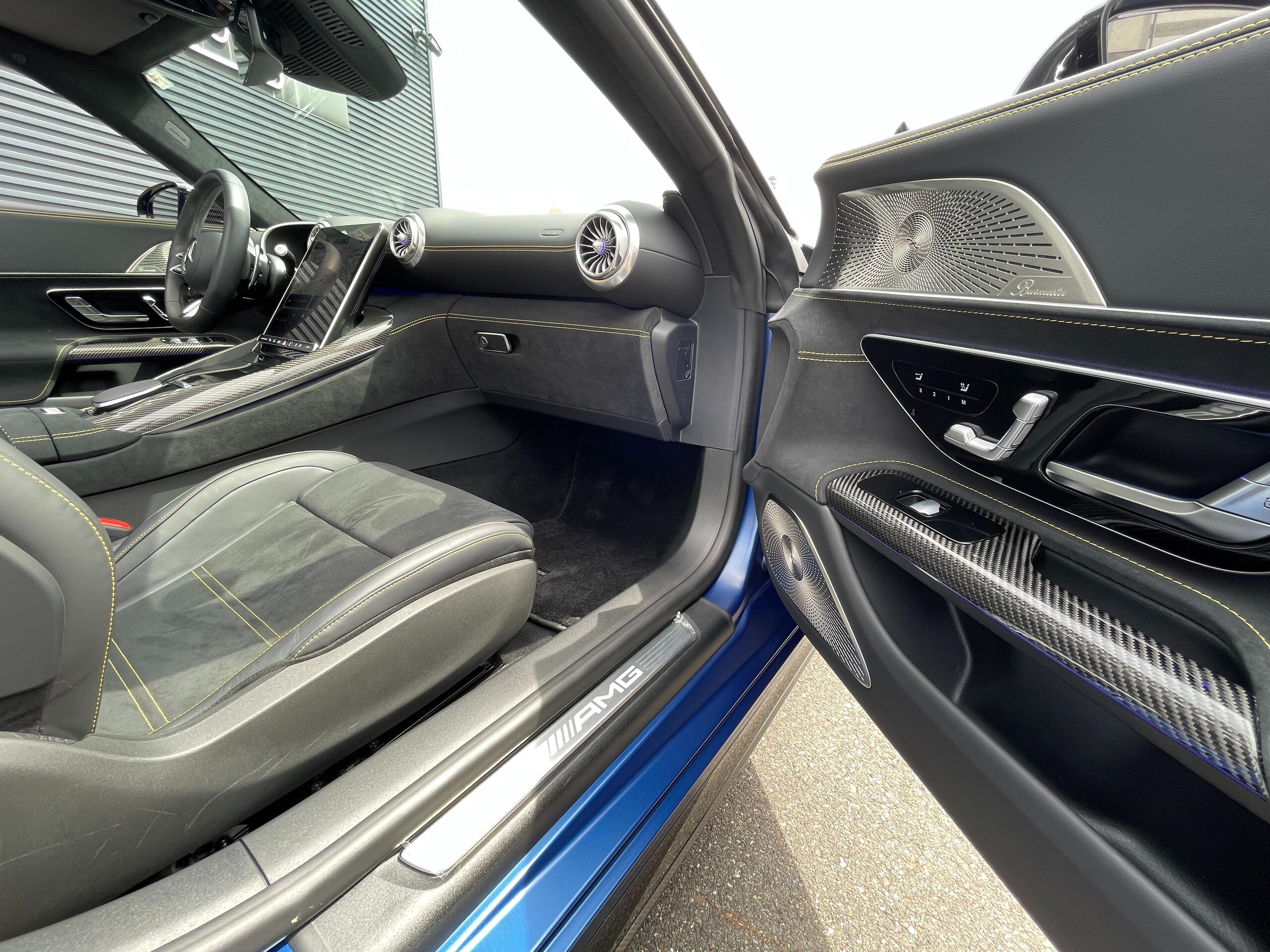2025 Mercedes Benz AMG SL63 SE Performance — Photo 26 / 51