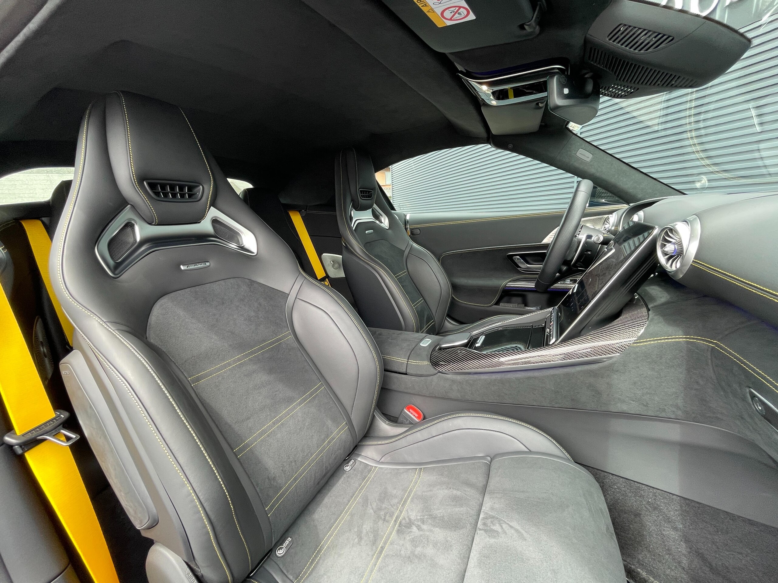 2025 Mercedes Benz AMG SL63 SE Performance — Photo 28 / 51