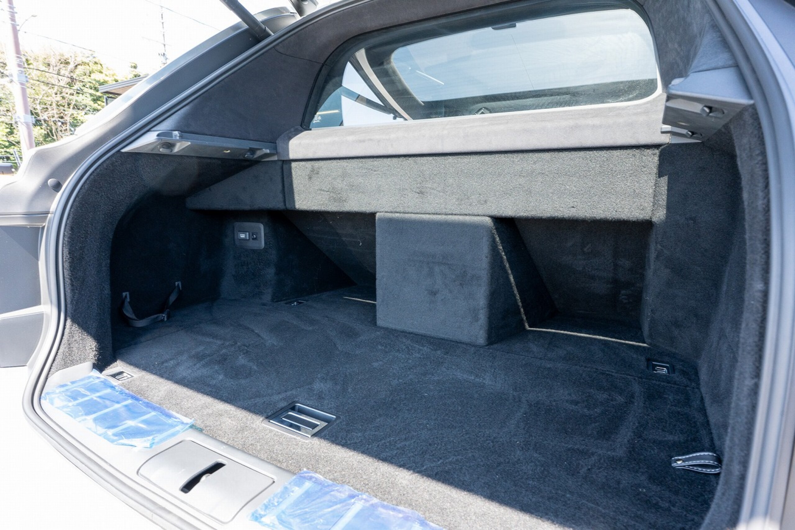 2025 Toyota Century — Photo 16 / 37