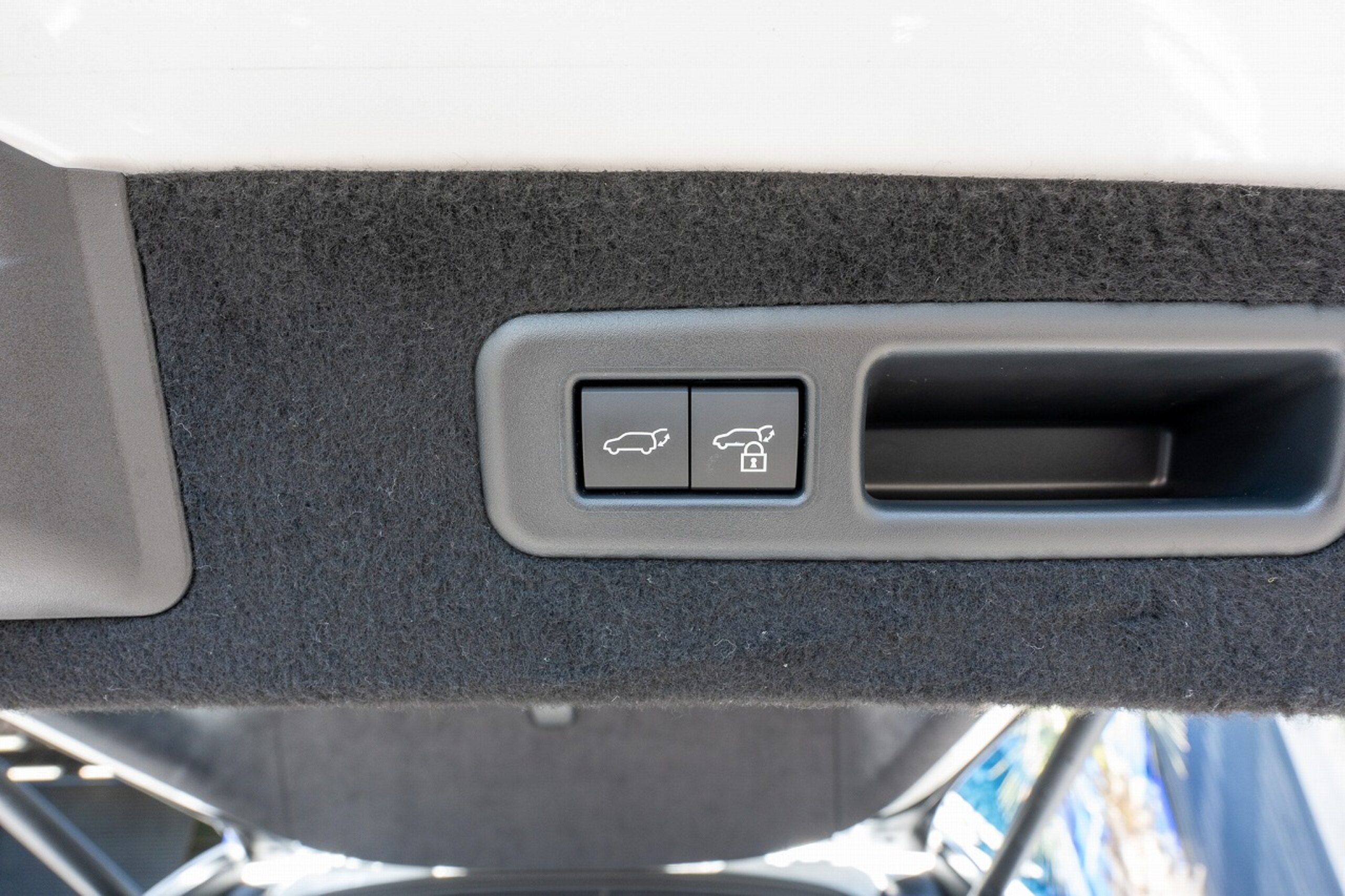2025 Toyota Century — Photo 36 / 37