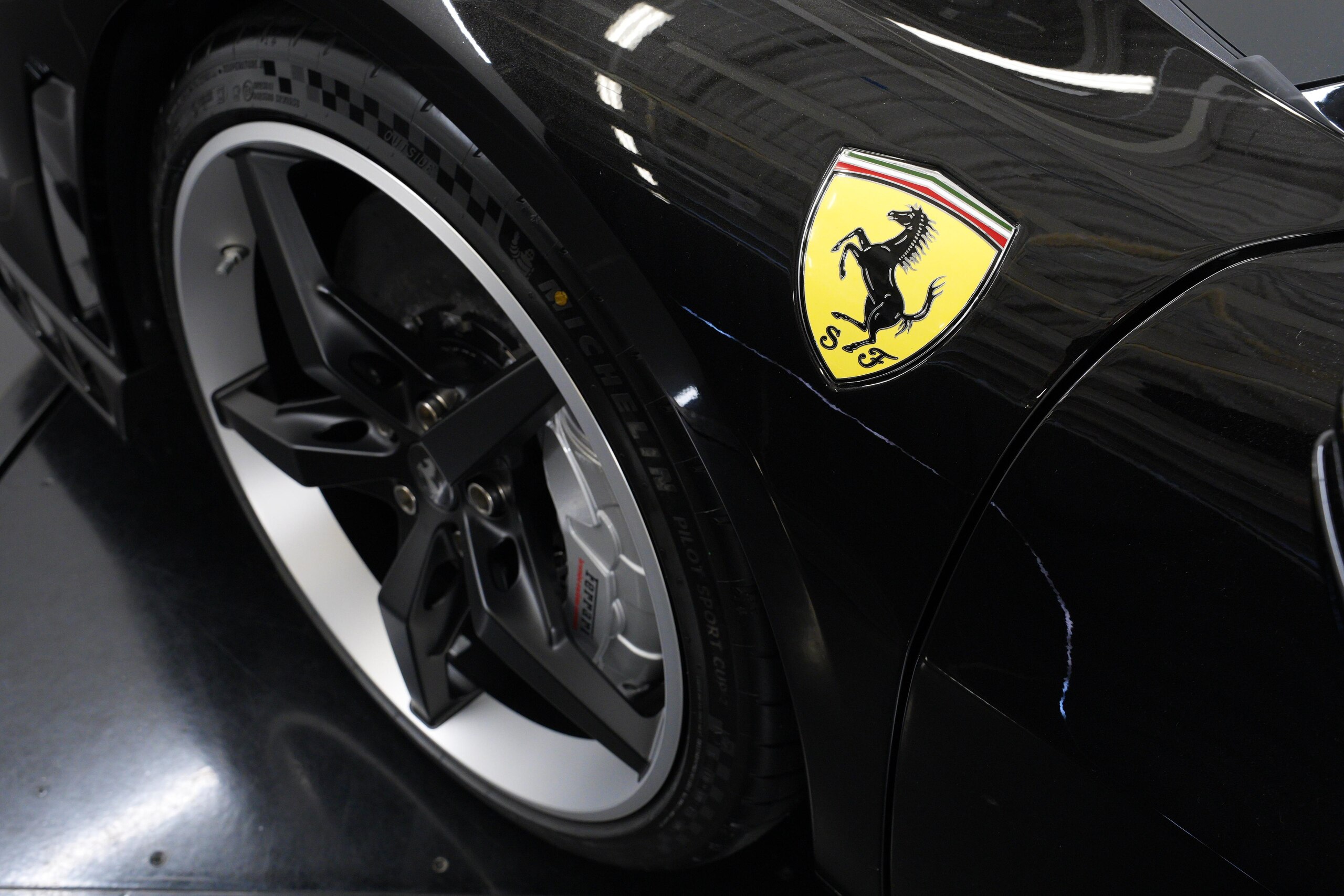 2026 Ferrari 296 Speciale — Photo 19 / 44