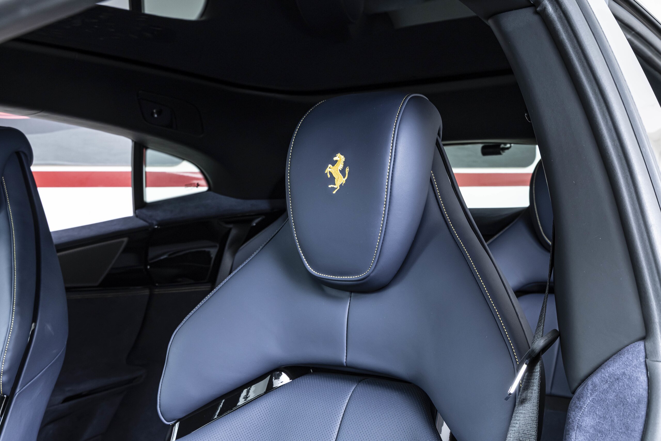 2026 Ferrari Purosangue — Photo 14 / 29