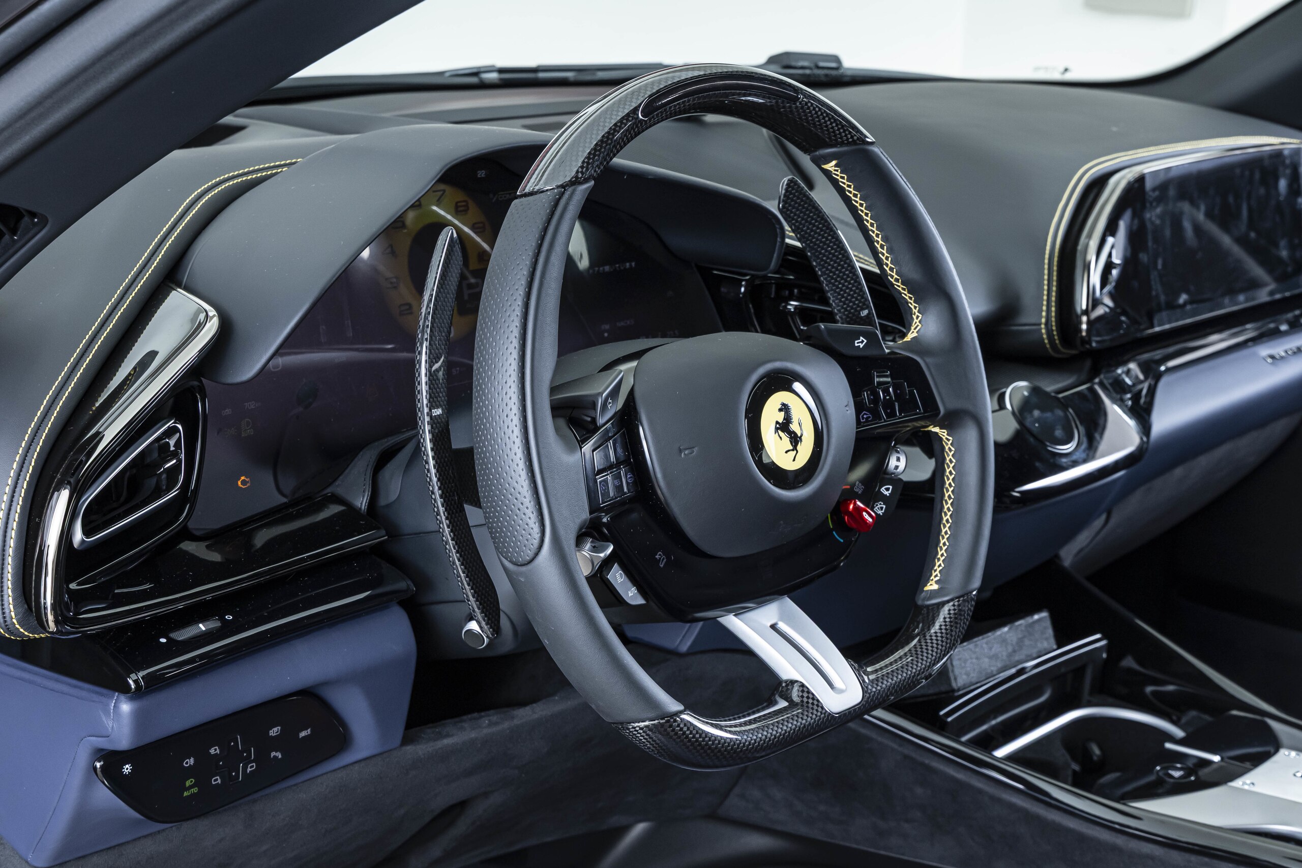2026 Ferrari Purosangue — Photo 16 / 29