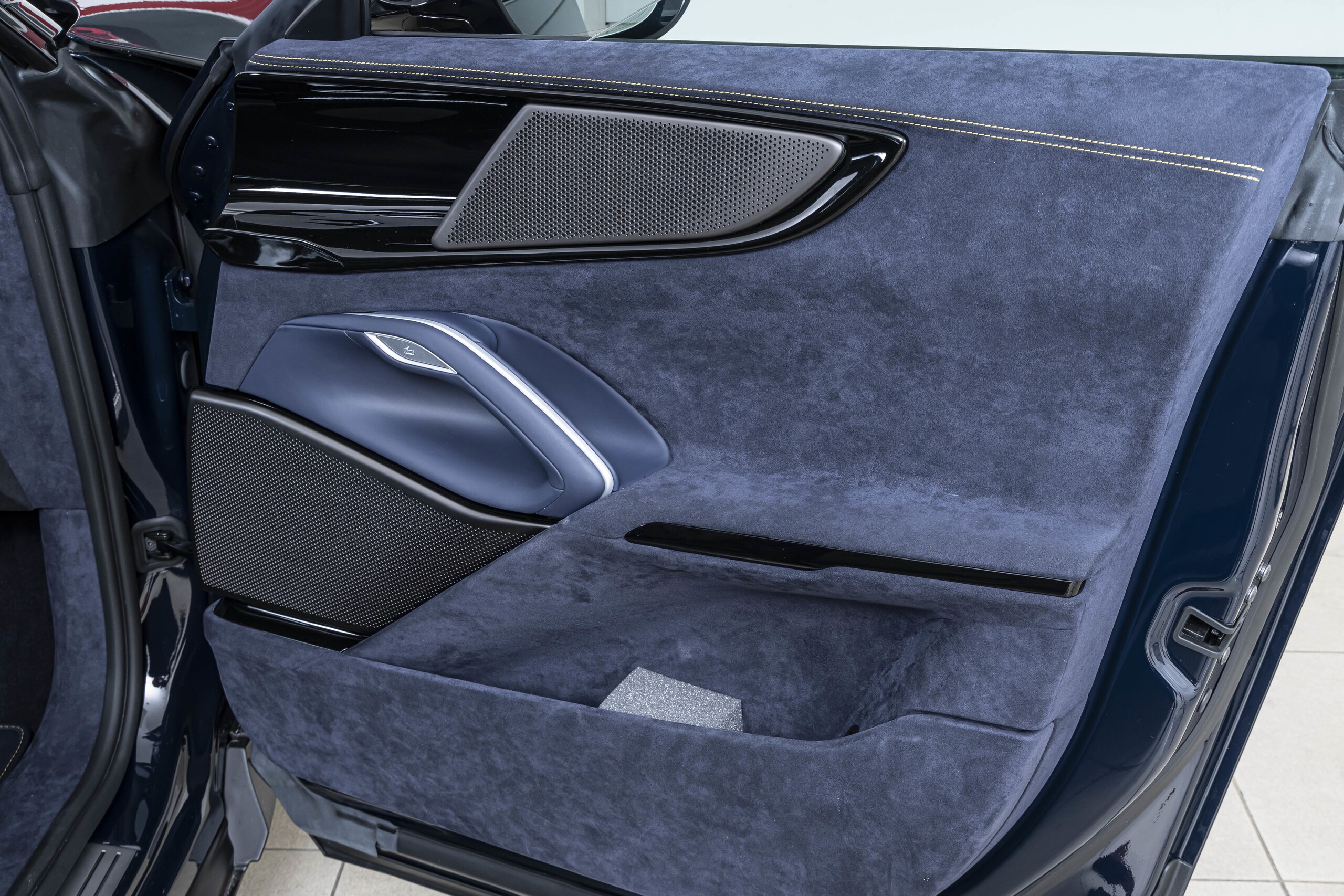 2026 Ferrari Purosangue — Photo 21 / 29