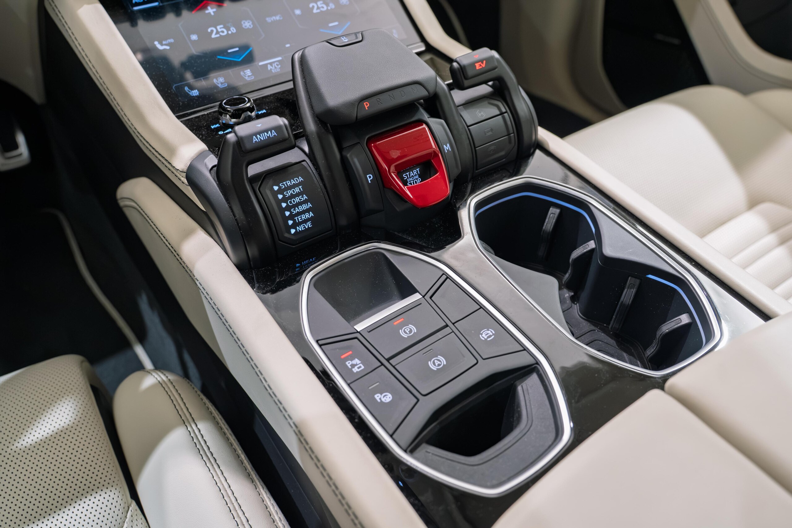 2026 Lamborghini Urus SE — Photo 10 / 26