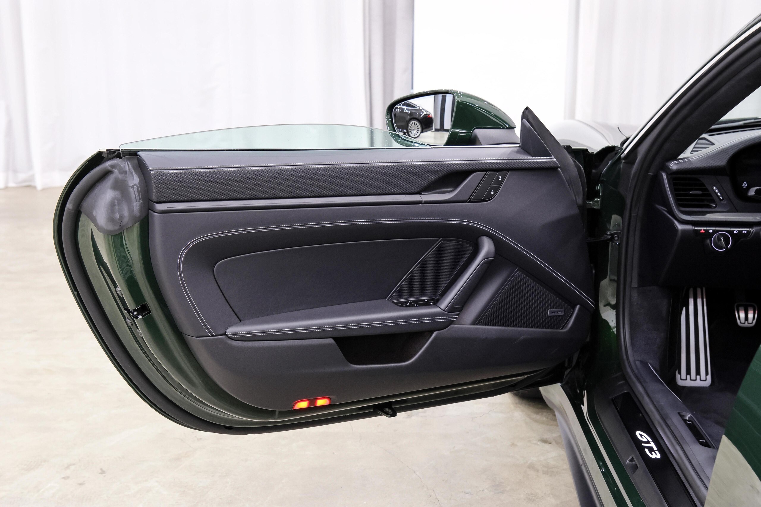 2026 Porsche 911 GT3 — Photo 43 / 71