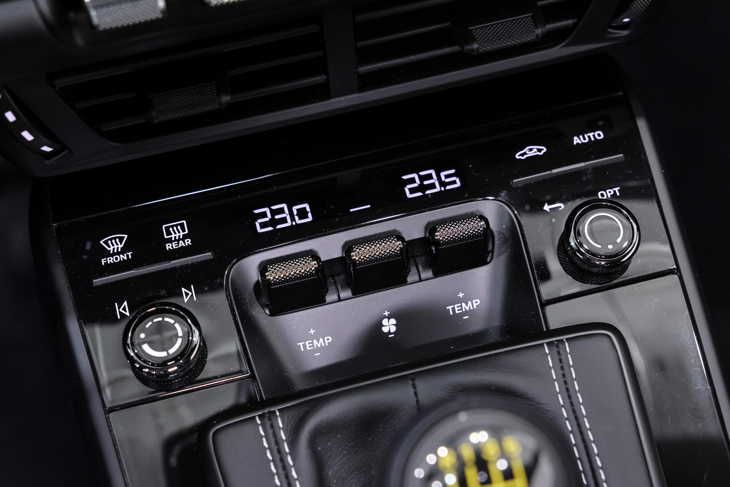 2026 Porsche 911 GT3 — Photo 65 / 71