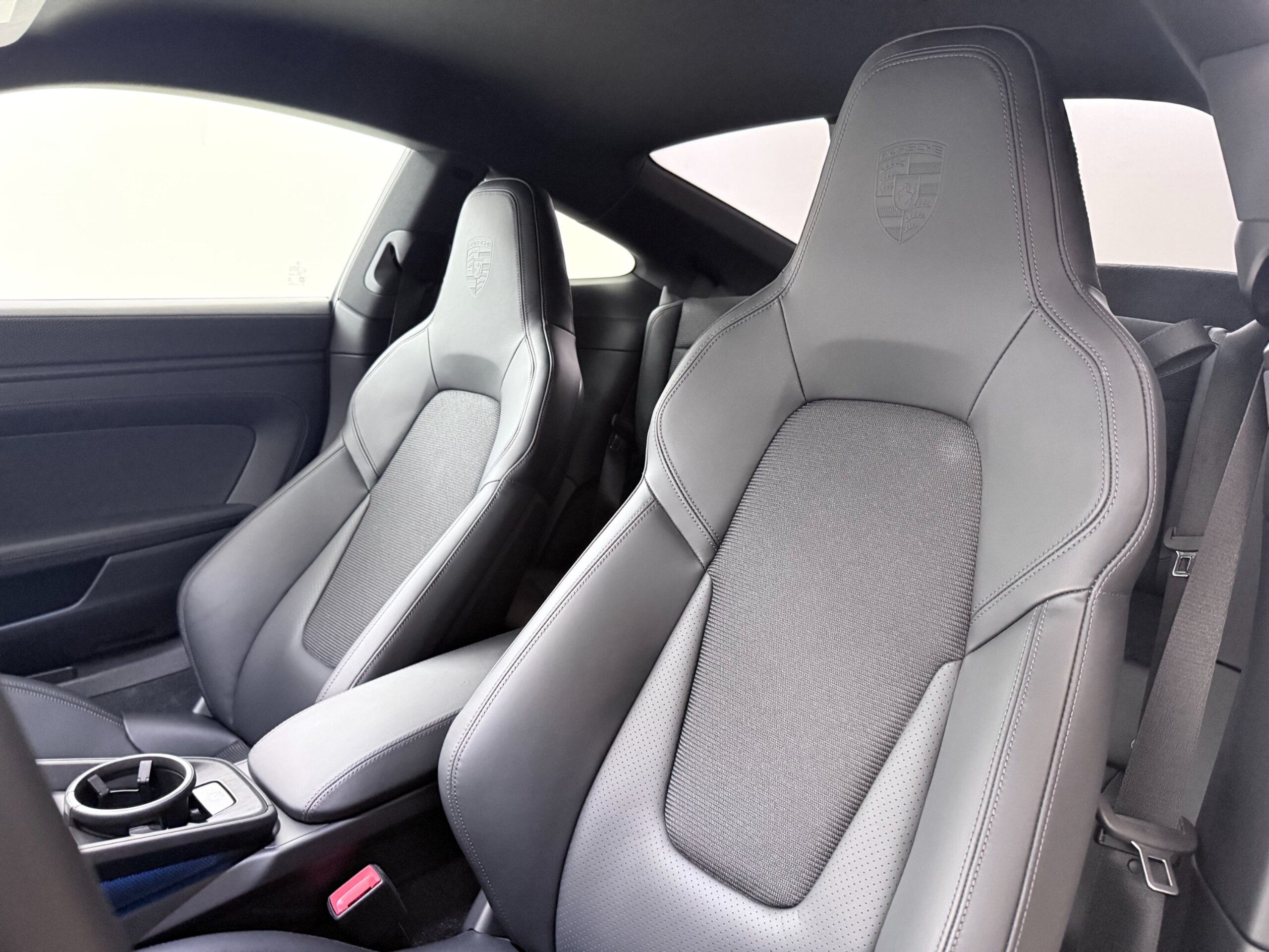 2026 Porsche 911 GT3 — Photo 9 / 49