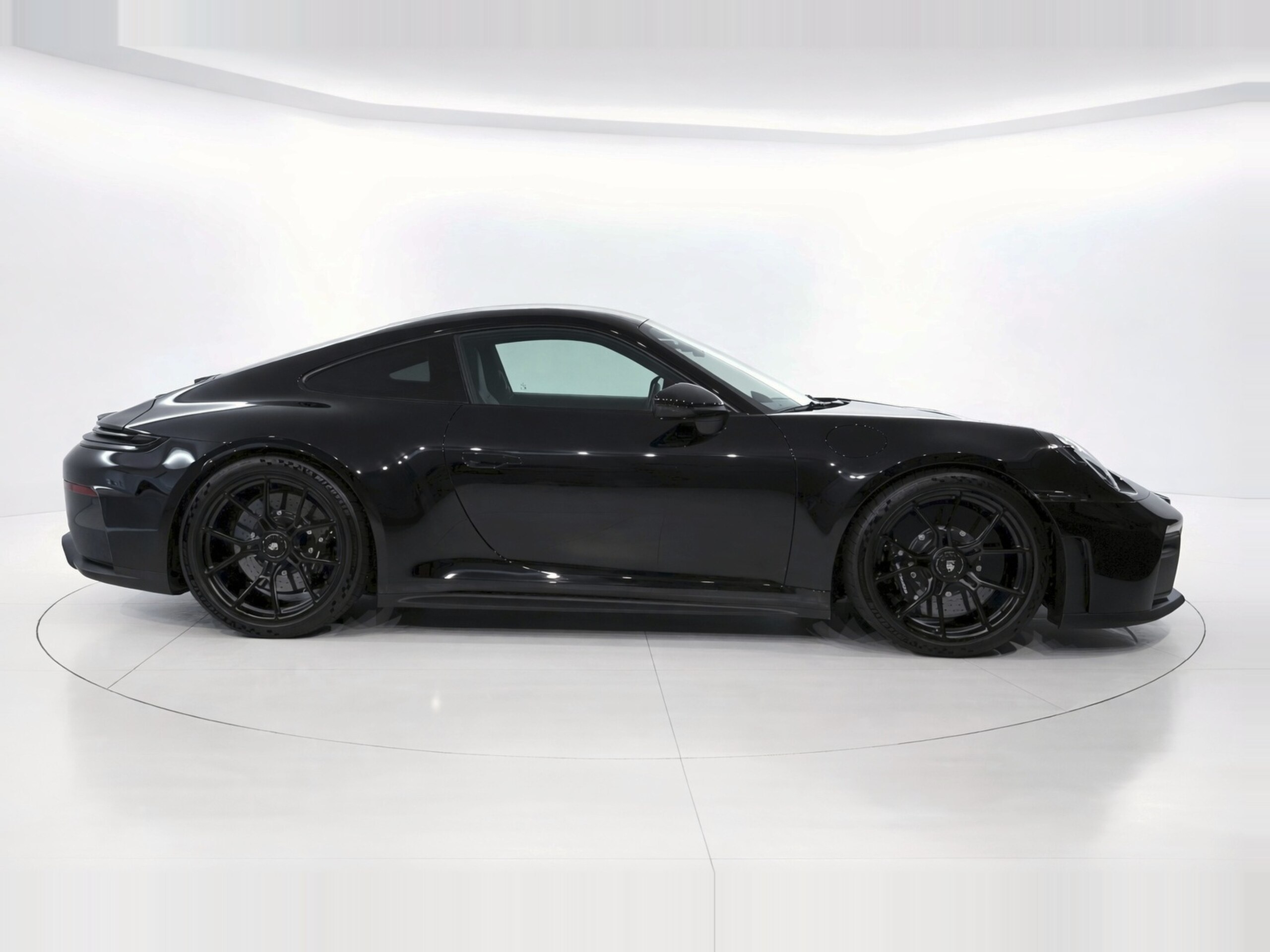 2026 Porsche 911 GT3 — Photo 11 / 49