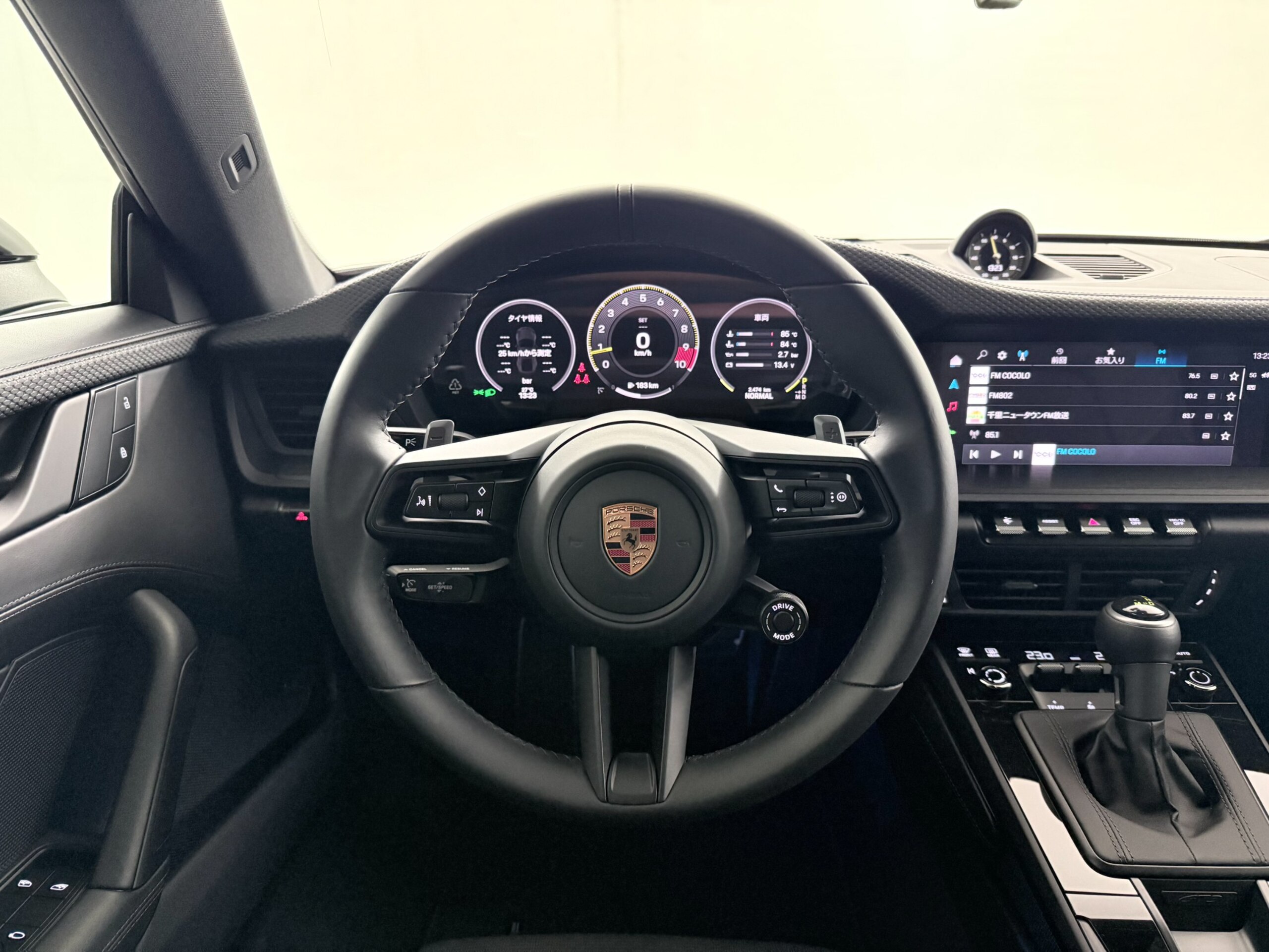 2026 Porsche 911 GT3 — Photo 16 / 49