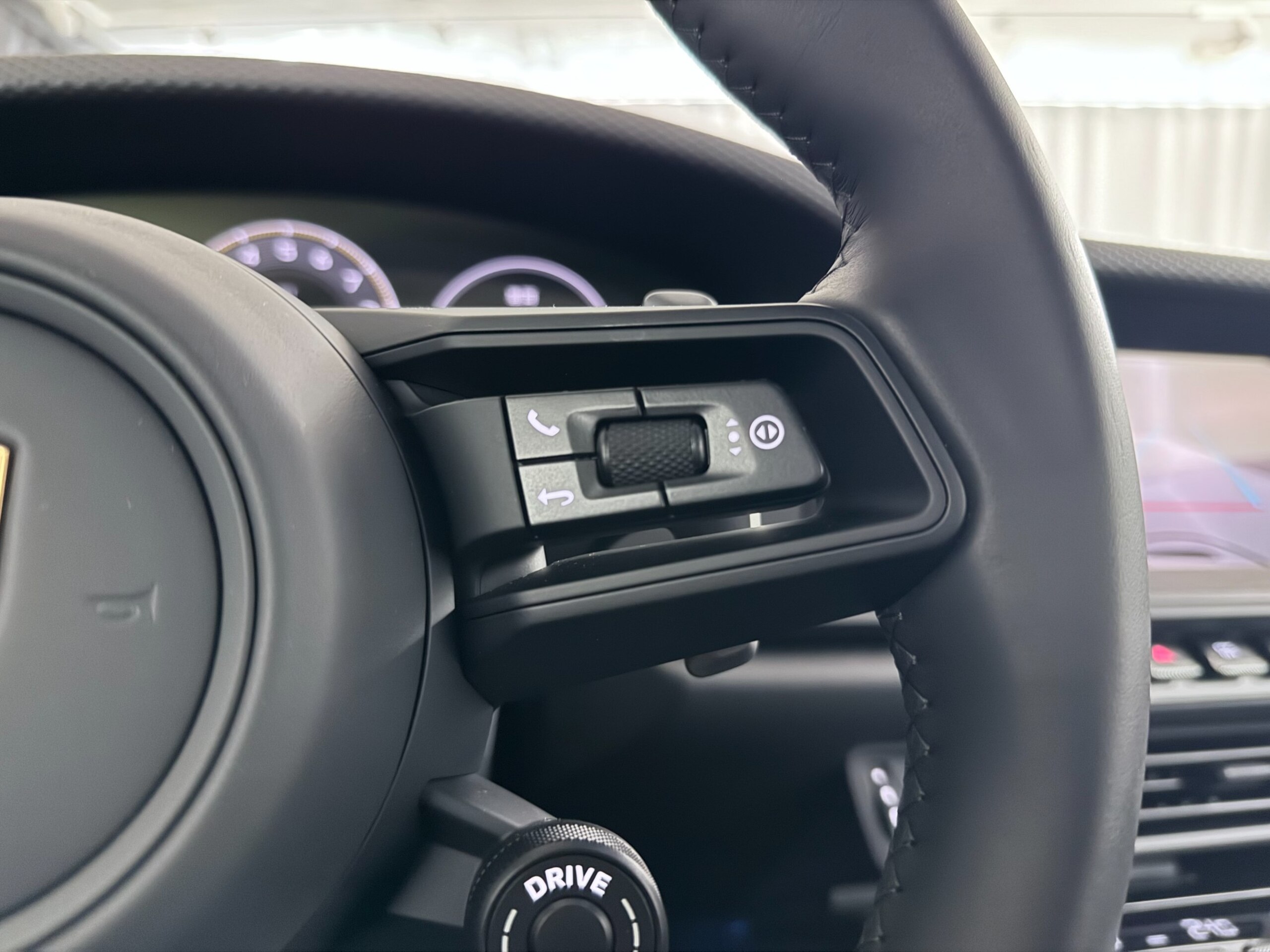 2026 Porsche 911 GT3 — Photo 18 / 49