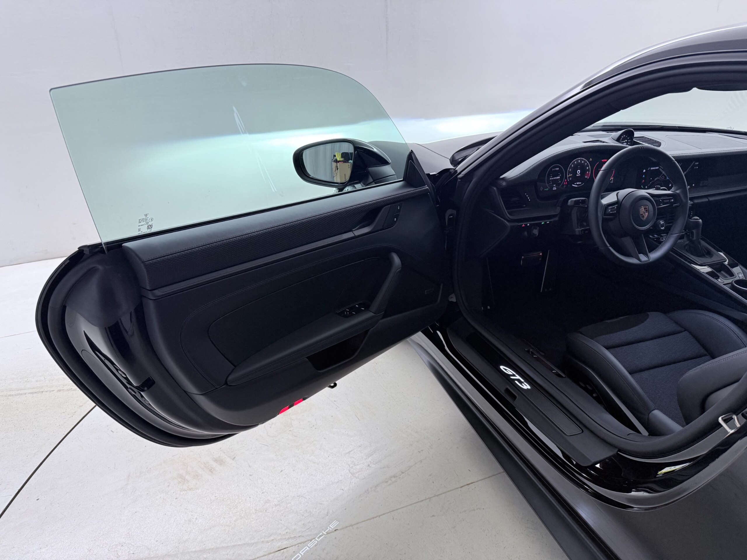 2026 Porsche 911 GT3 — Photo 29 / 49