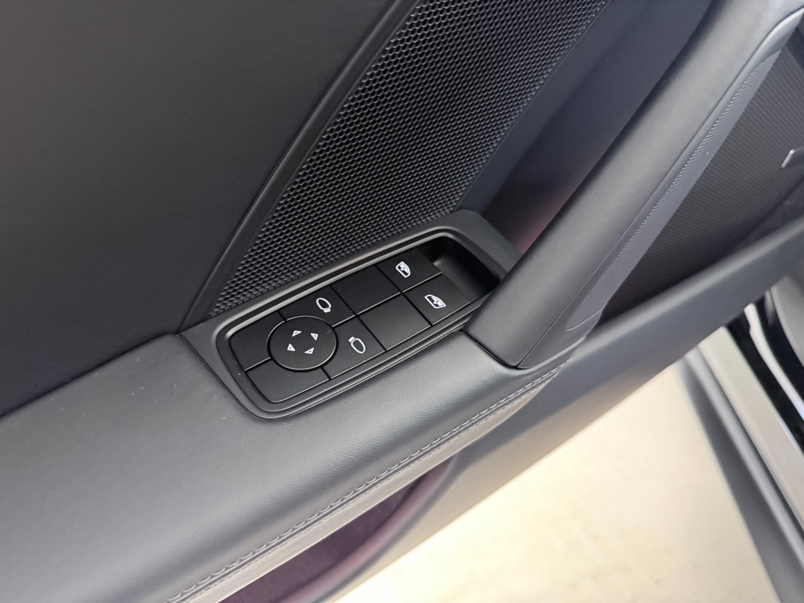 2026 Porsche 911 GT3 — Photo 30 / 49