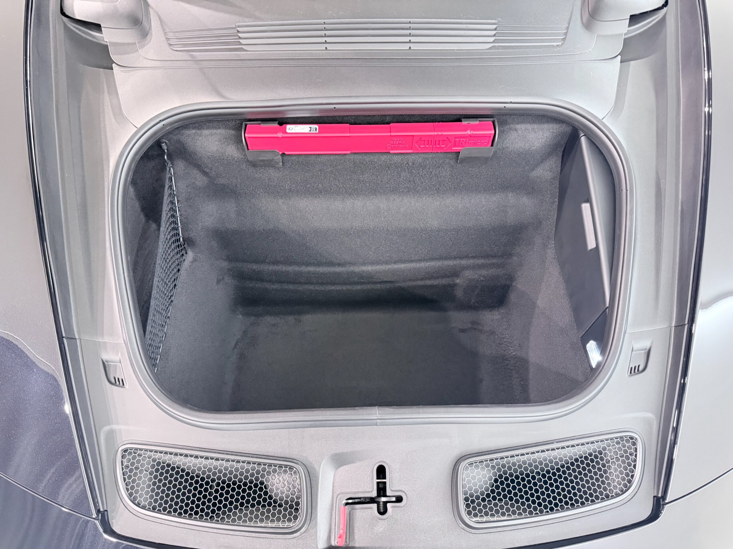 2026 Porsche 911 GT3 — Photo 42 / 49