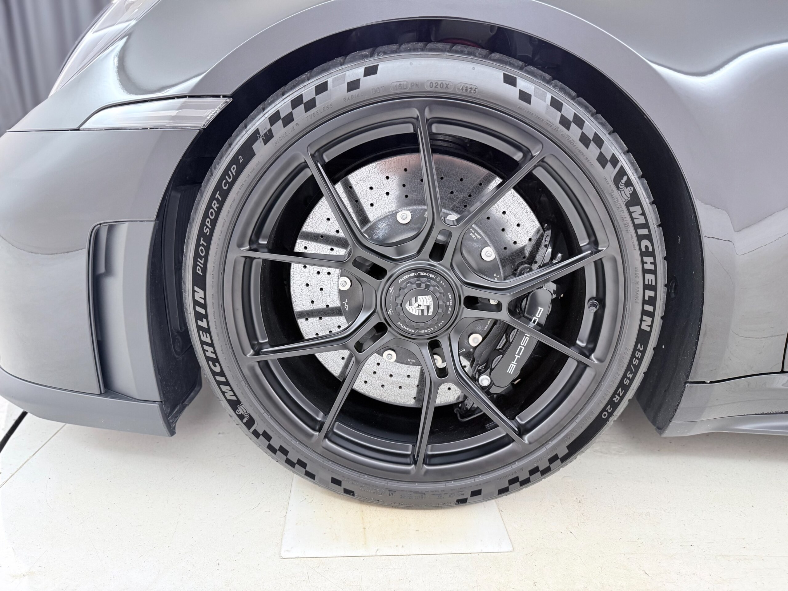2026 Porsche 911 GT3 — Photo 44 / 49