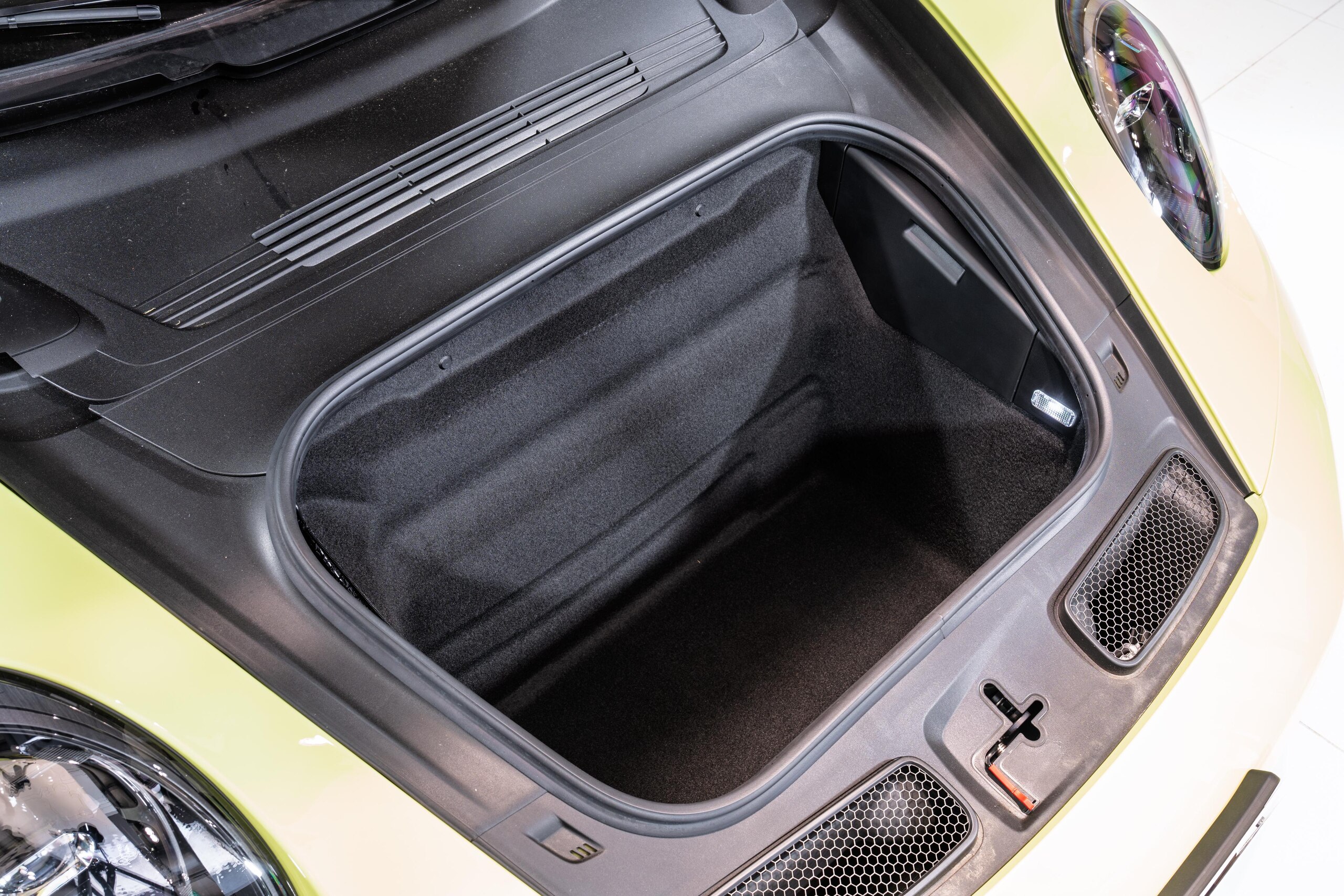 2026 Porsche 911 GT3 — Photo 22 / 31