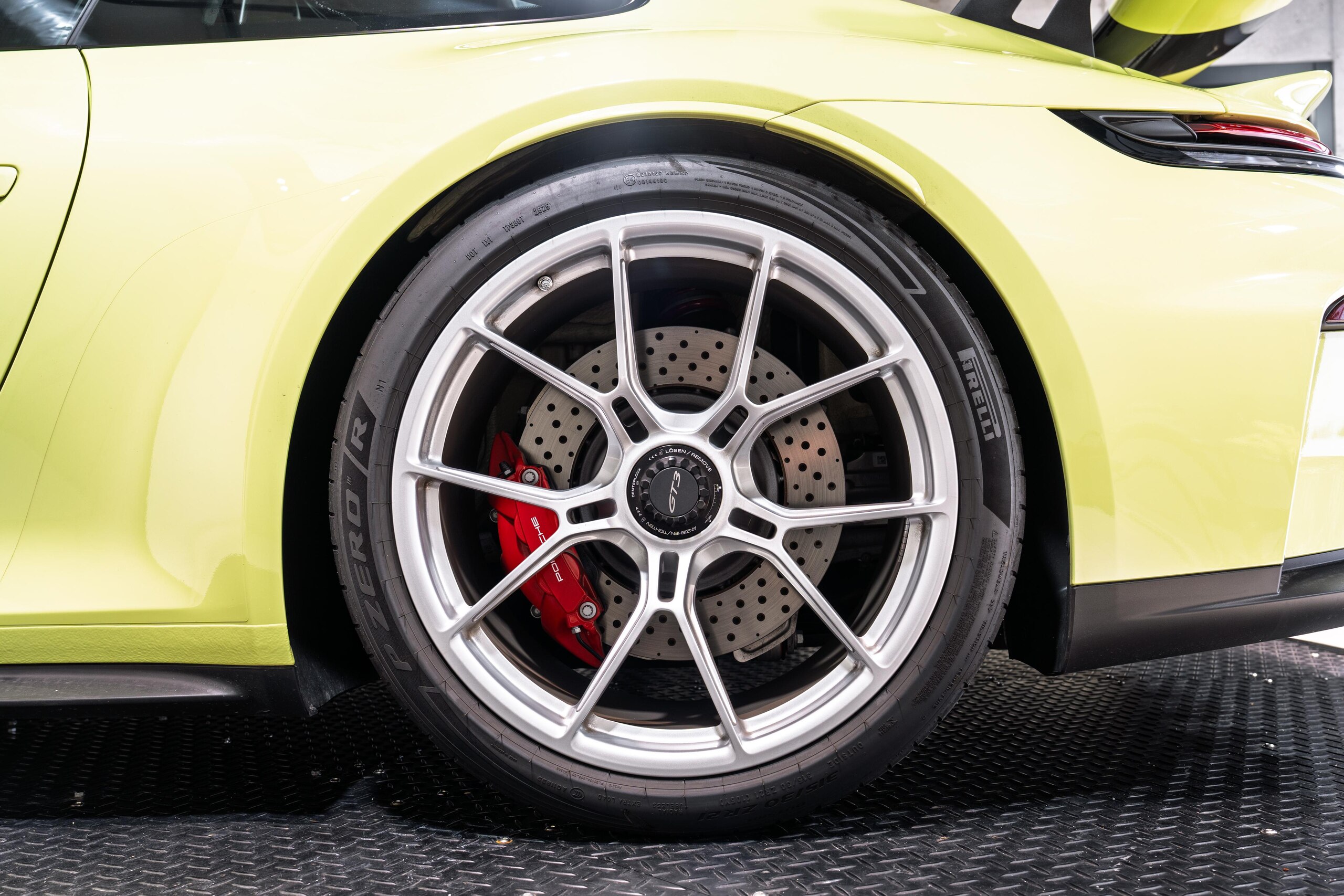 2026 Porsche 911 GT3 — Photo 23 / 31