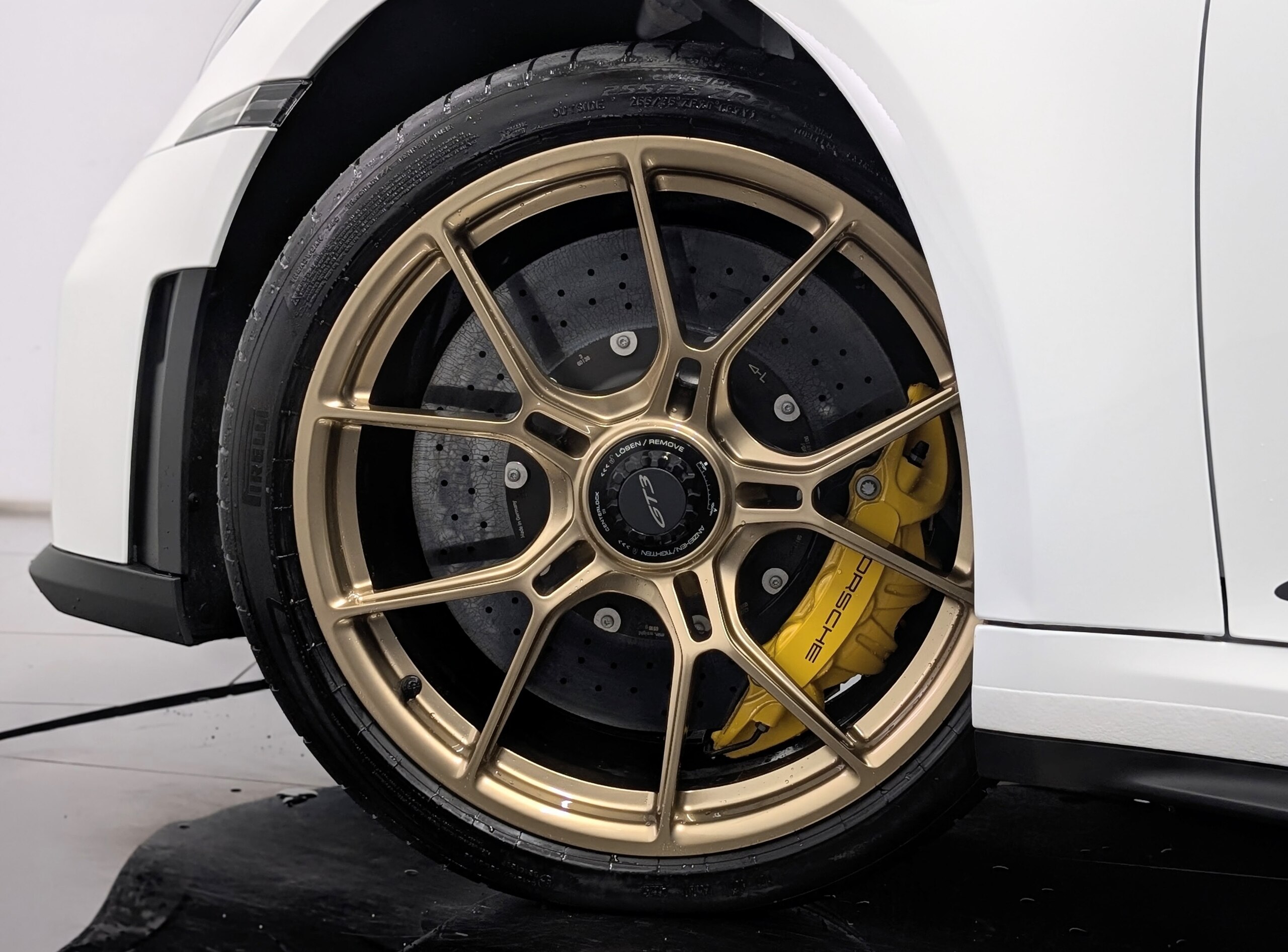 2026 Porsche 911 GT3 — Photo 14 / 39