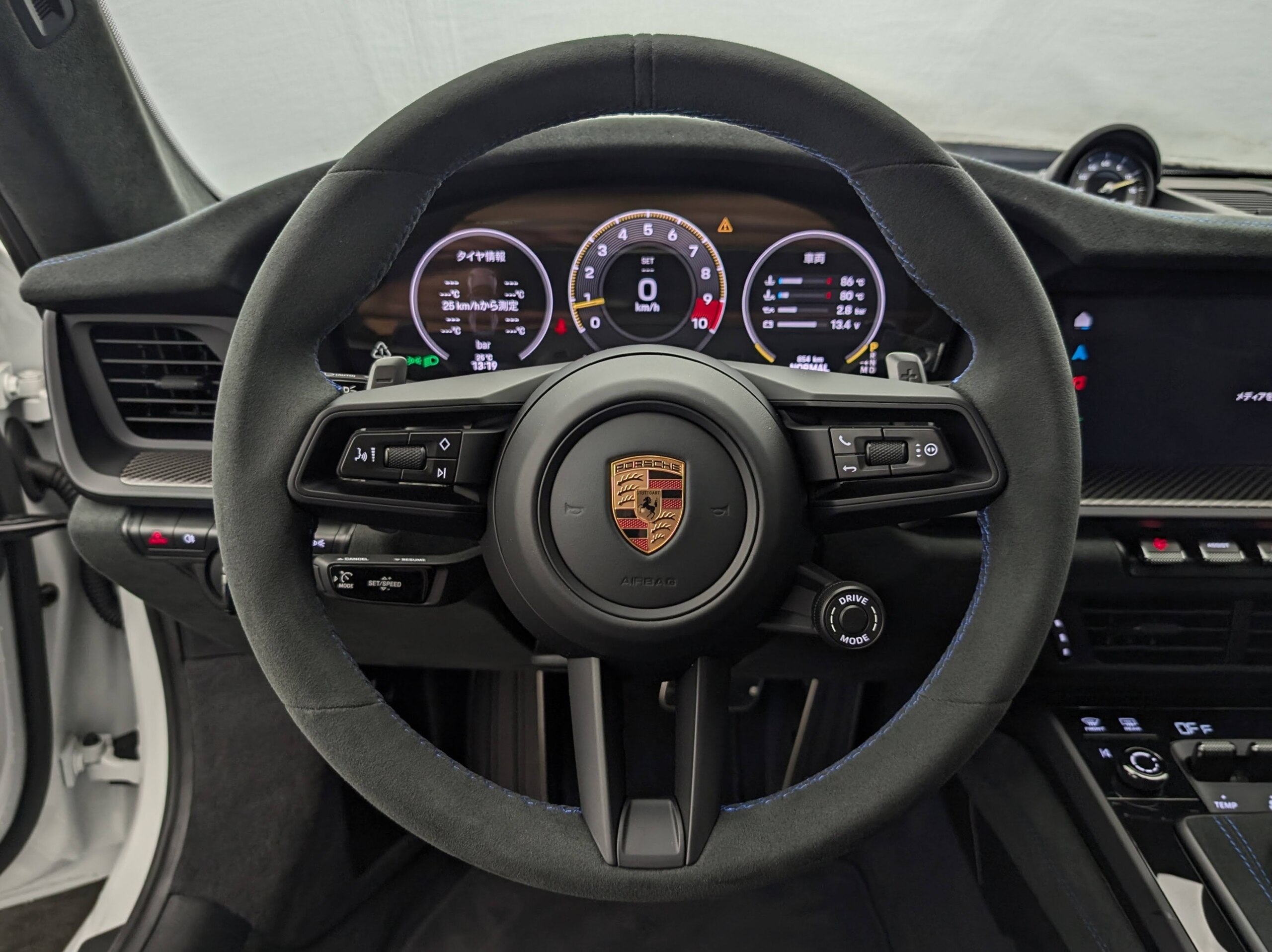 2026 Porsche 911 GT3 — Photo 17 / 39