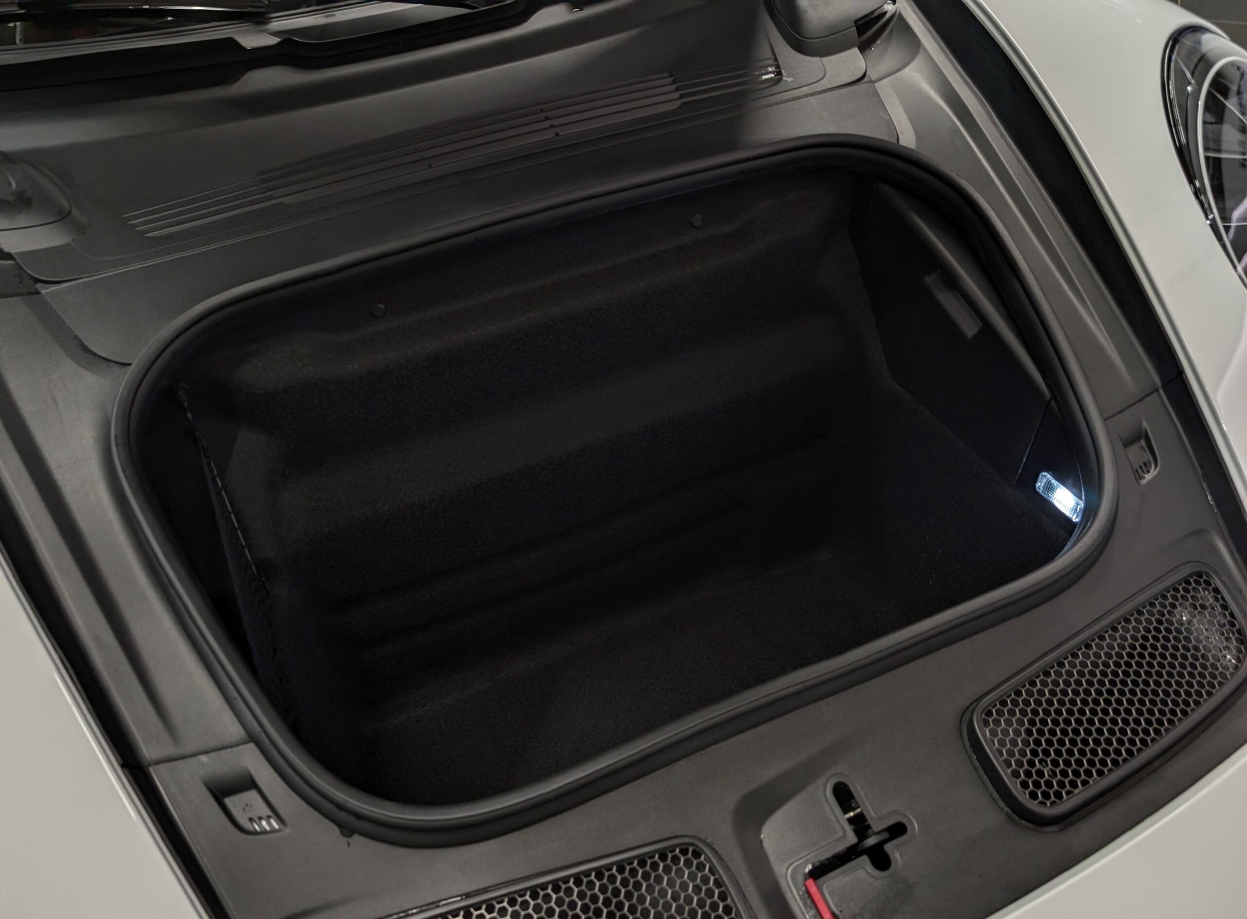 2026 Porsche 911 GT3 — Photo 20 / 39