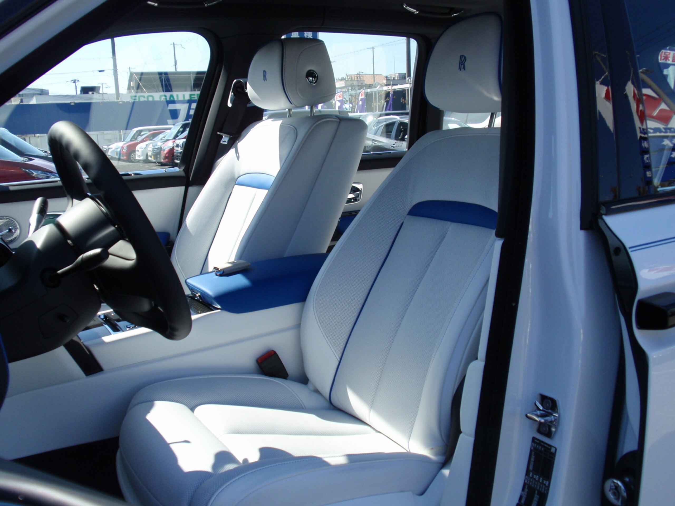 2026 Rolls-Royce Cullinan Black Badge — Photo 8 / 70