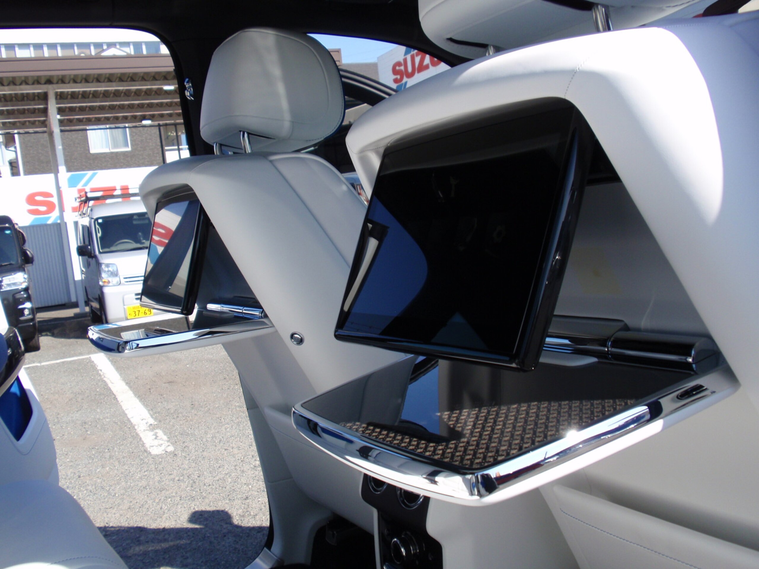 2026 Rolls-Royce Cullinan Black Badge — Photo 10 / 70