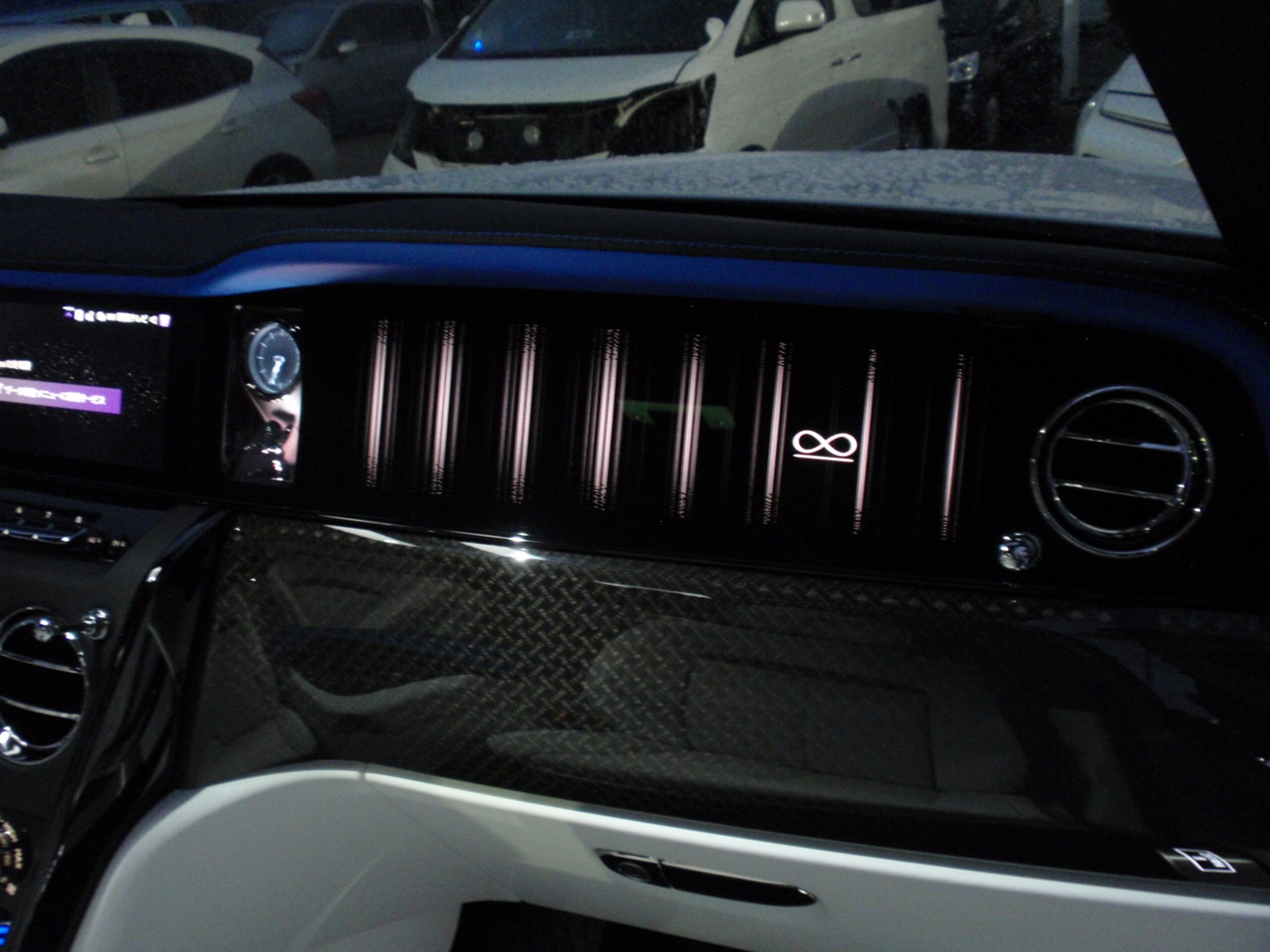 2026 Rolls-Royce Cullinan Black Badge — Photo 17 / 70