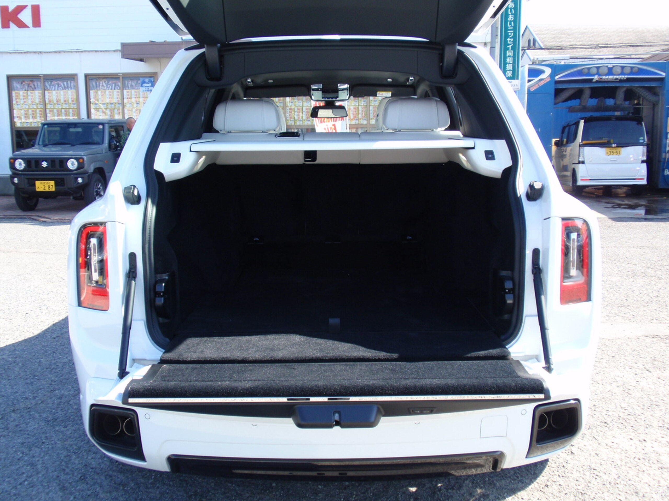 2026 Rolls-Royce Cullinan Black Badge — Photo 32 / 70
