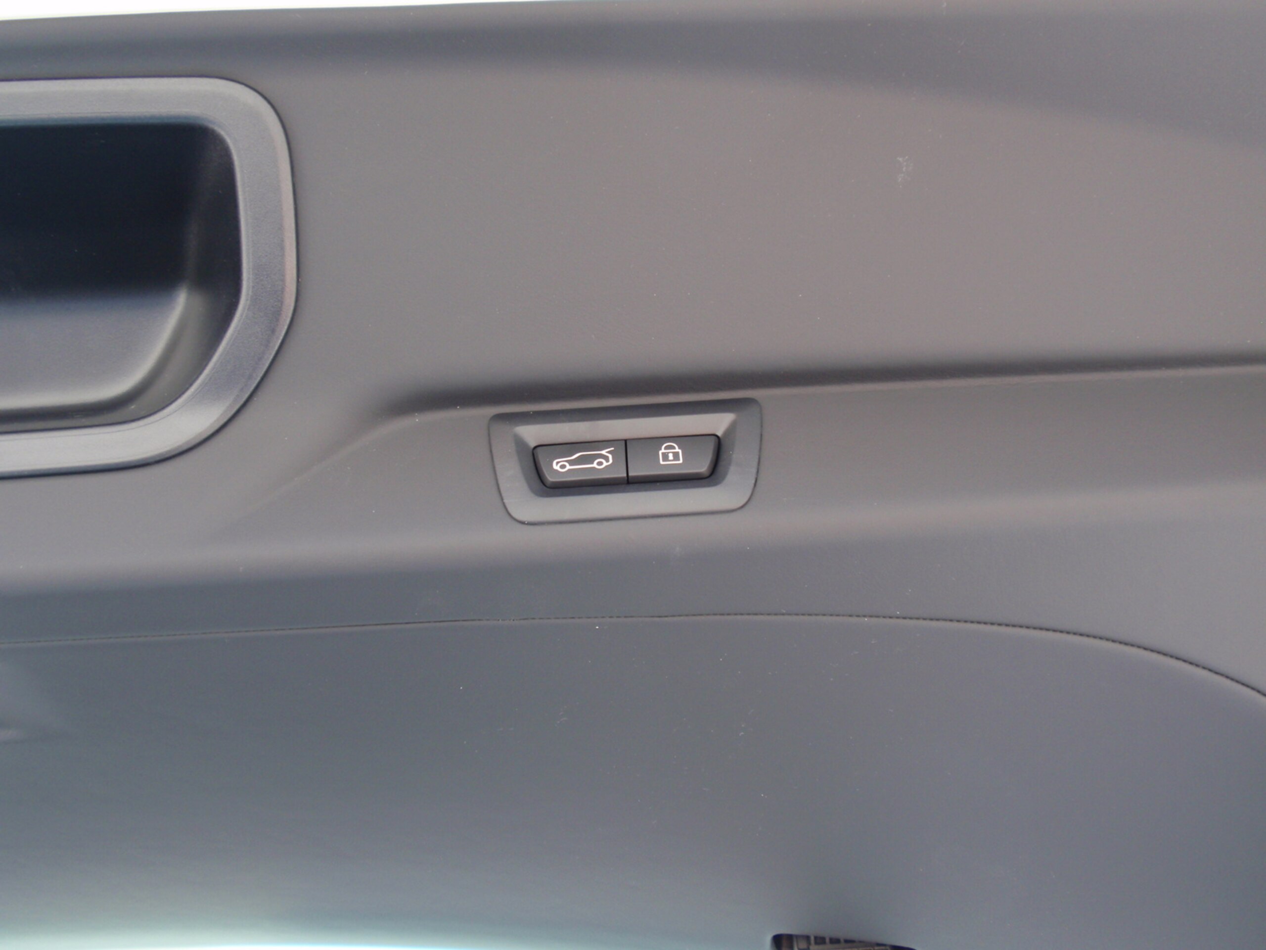 2026 Rolls-Royce Cullinan Black Badge — Photo 33 / 70