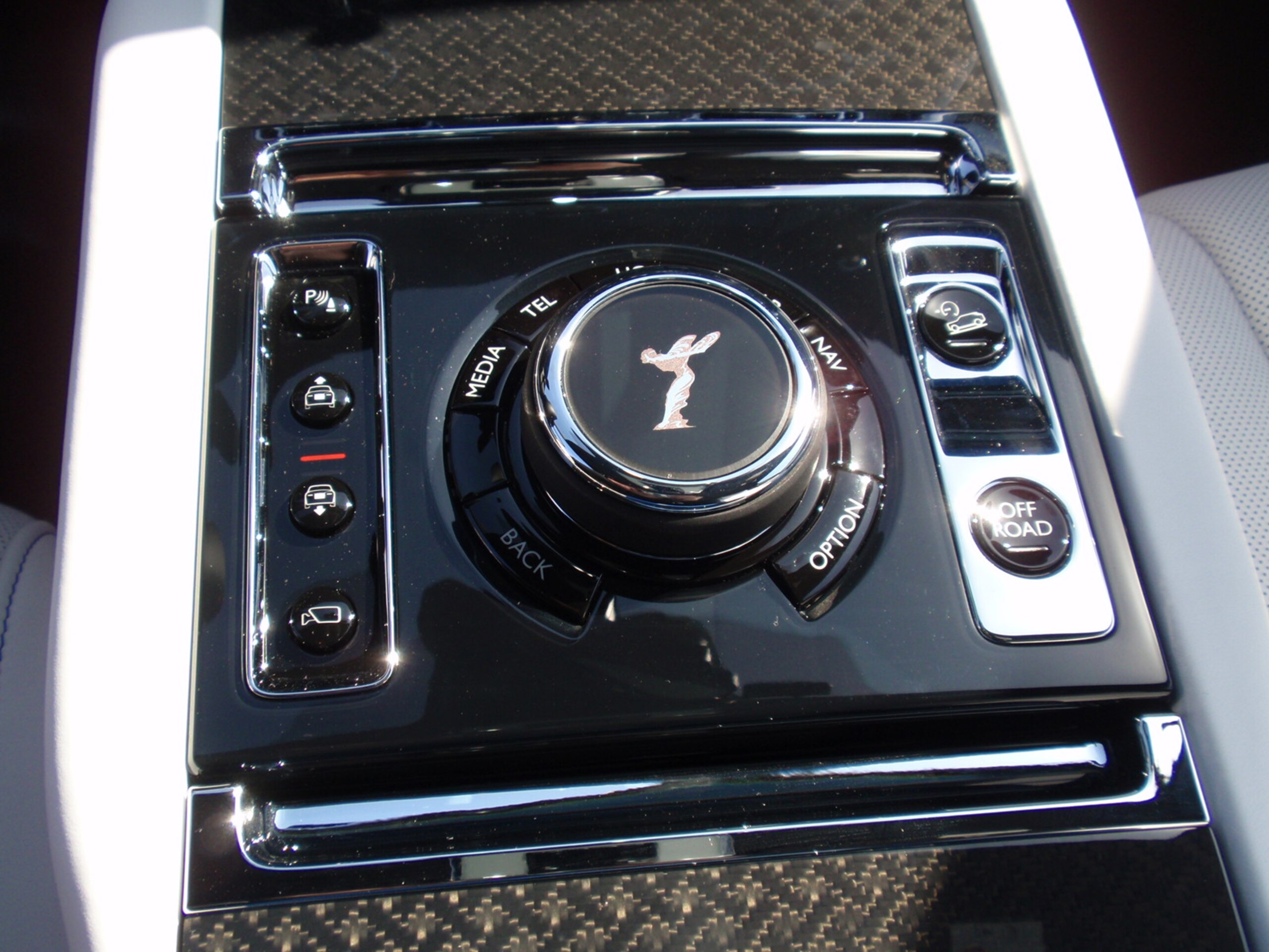 2026 Rolls-Royce Cullinan Black Badge — Photo 52 / 70