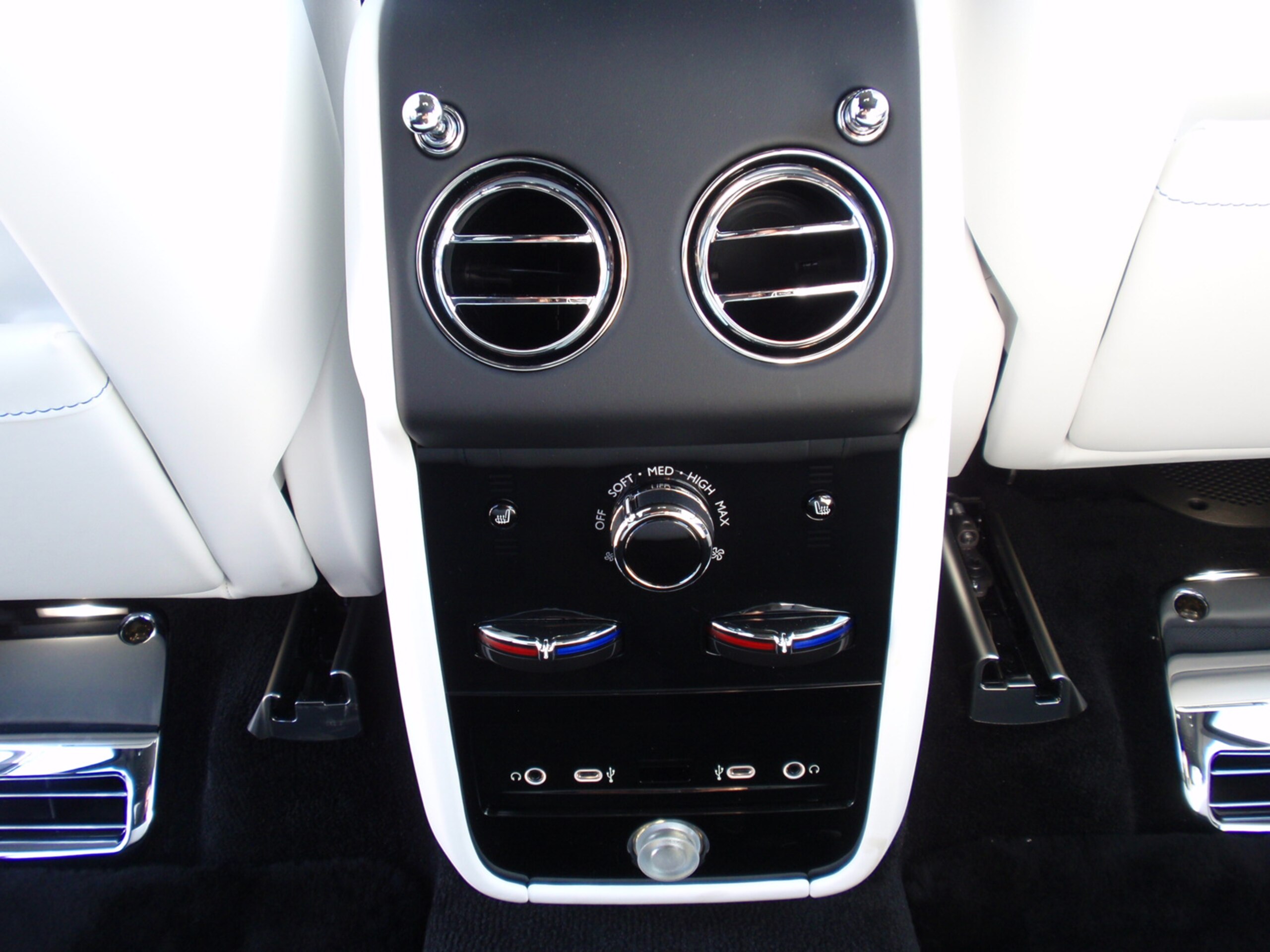 2026 Rolls-Royce Cullinan Black Badge — Photo 55 / 70