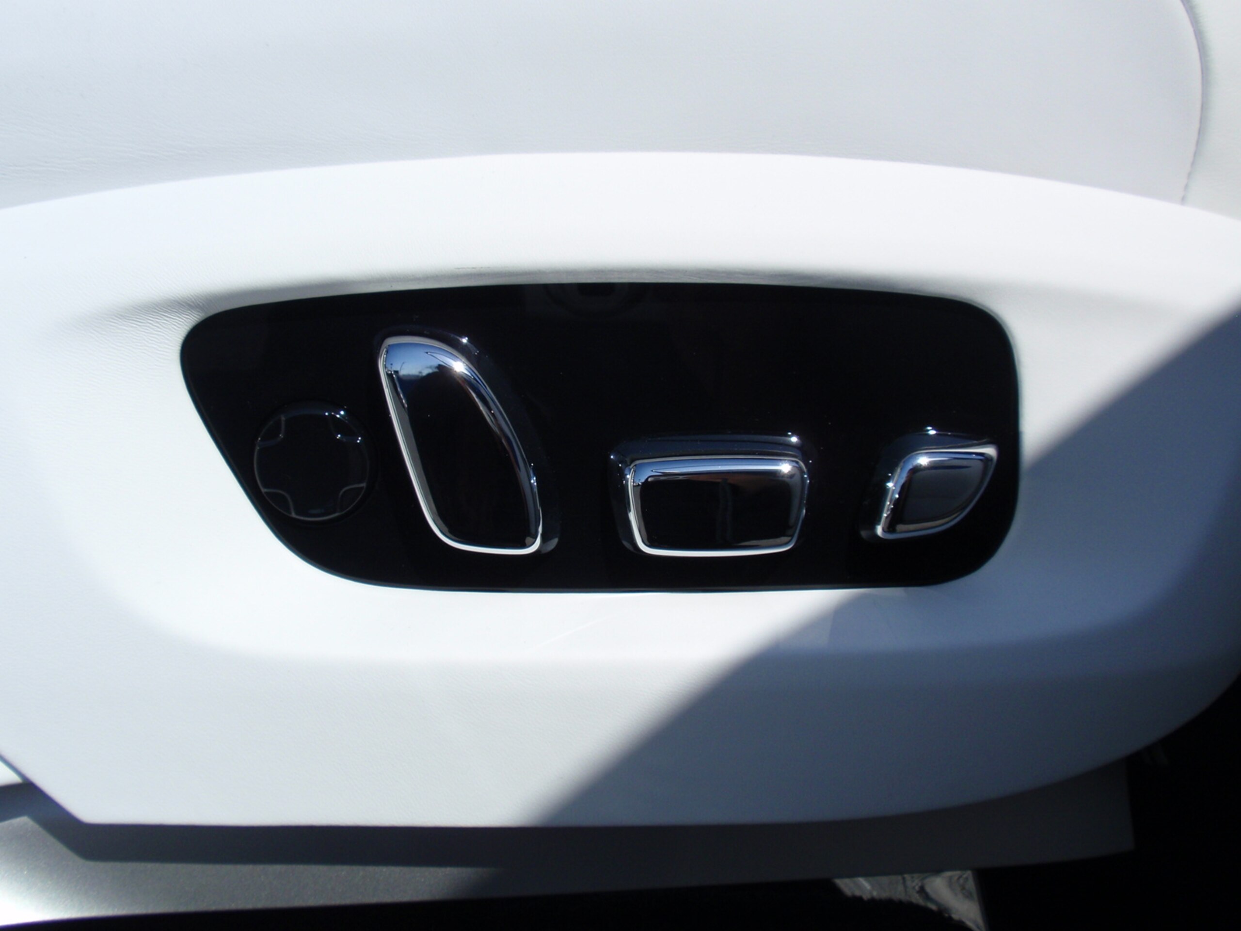 2026 Rolls-Royce Cullinan Black Badge — Photo 61 / 70