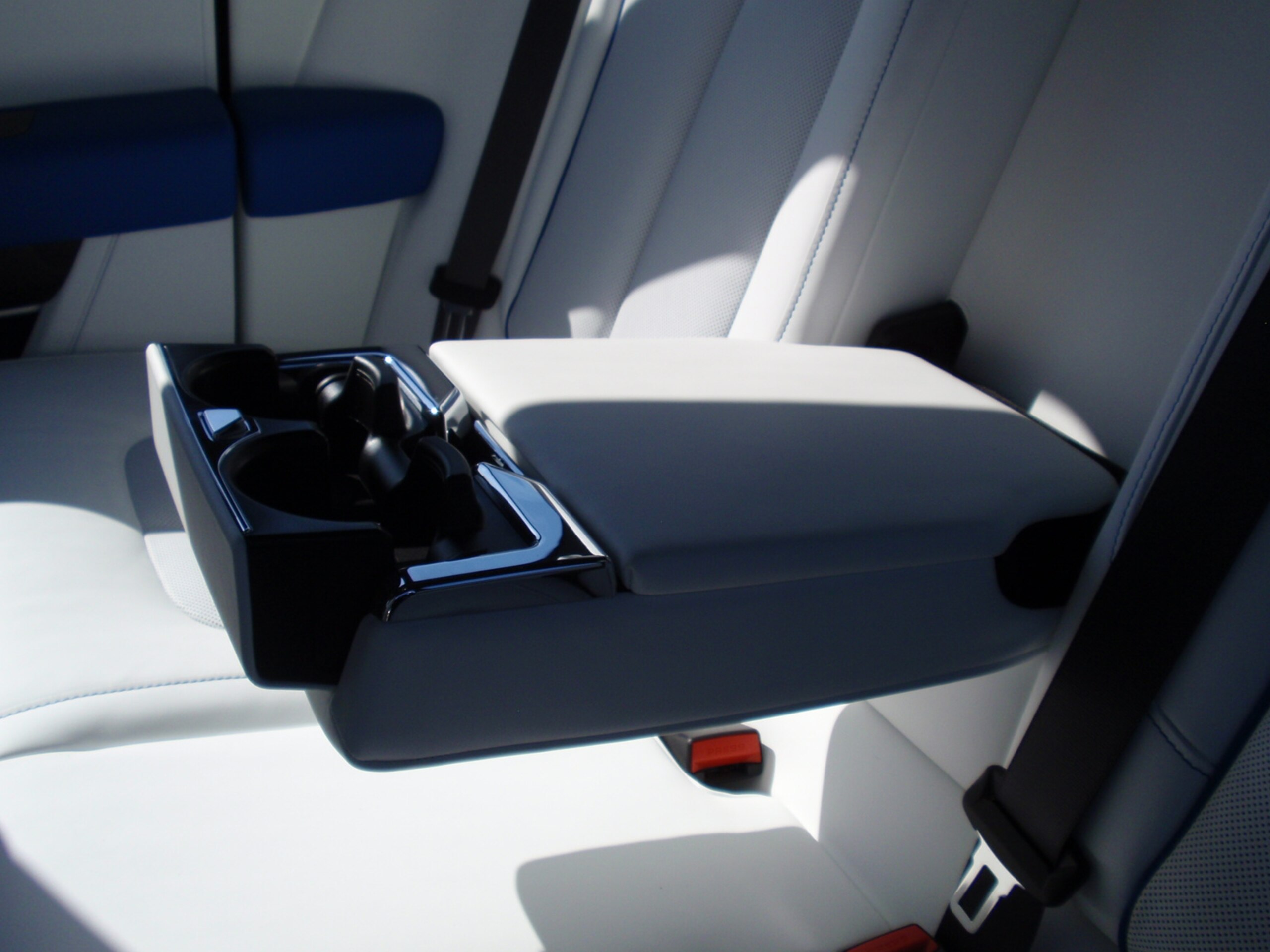 2026 Rolls-Royce Cullinan Black Badge — Photo 67 / 70