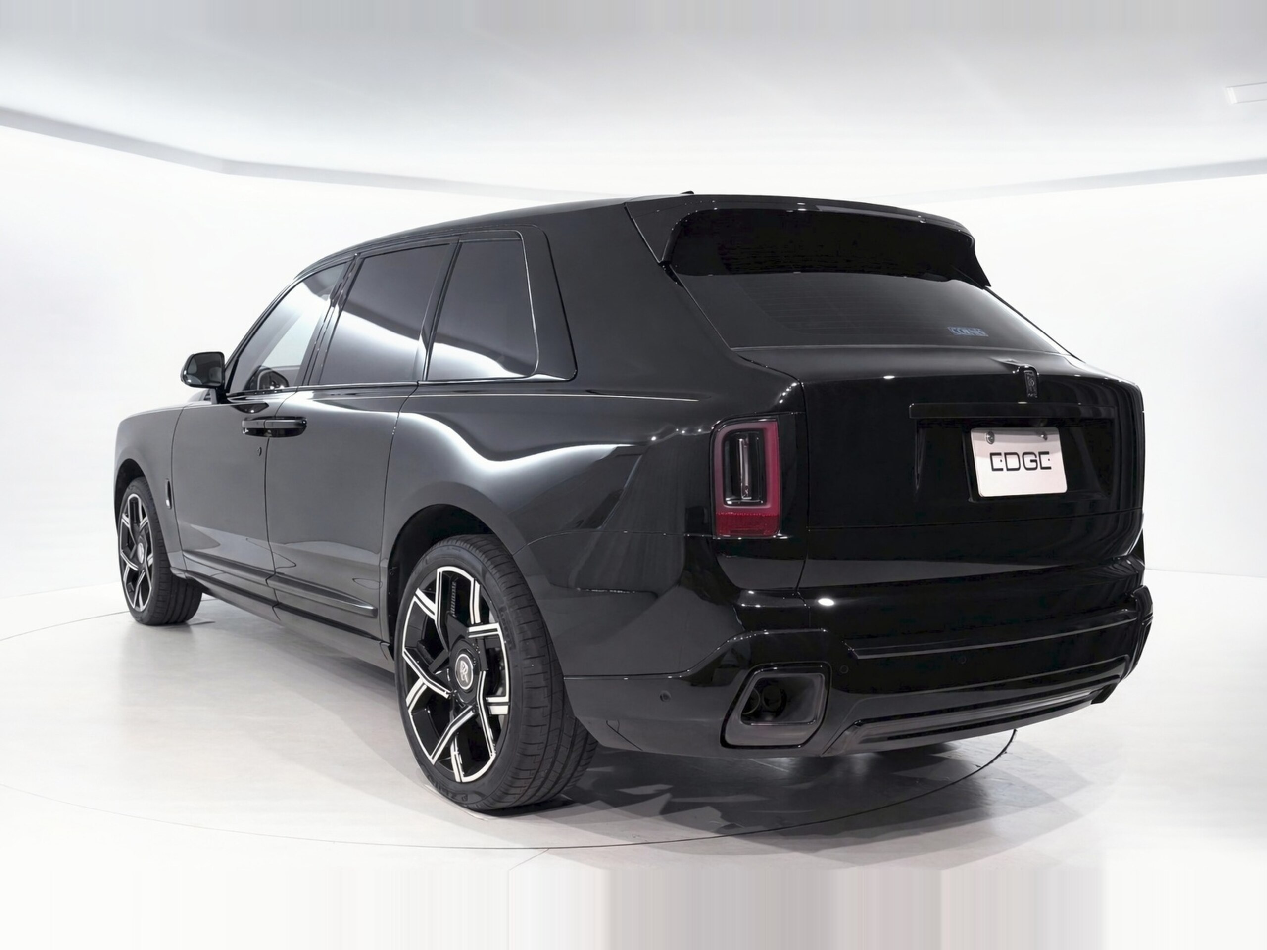 2026 Rolls-Royce Cullinan Black Badge — Photo 6 / 59