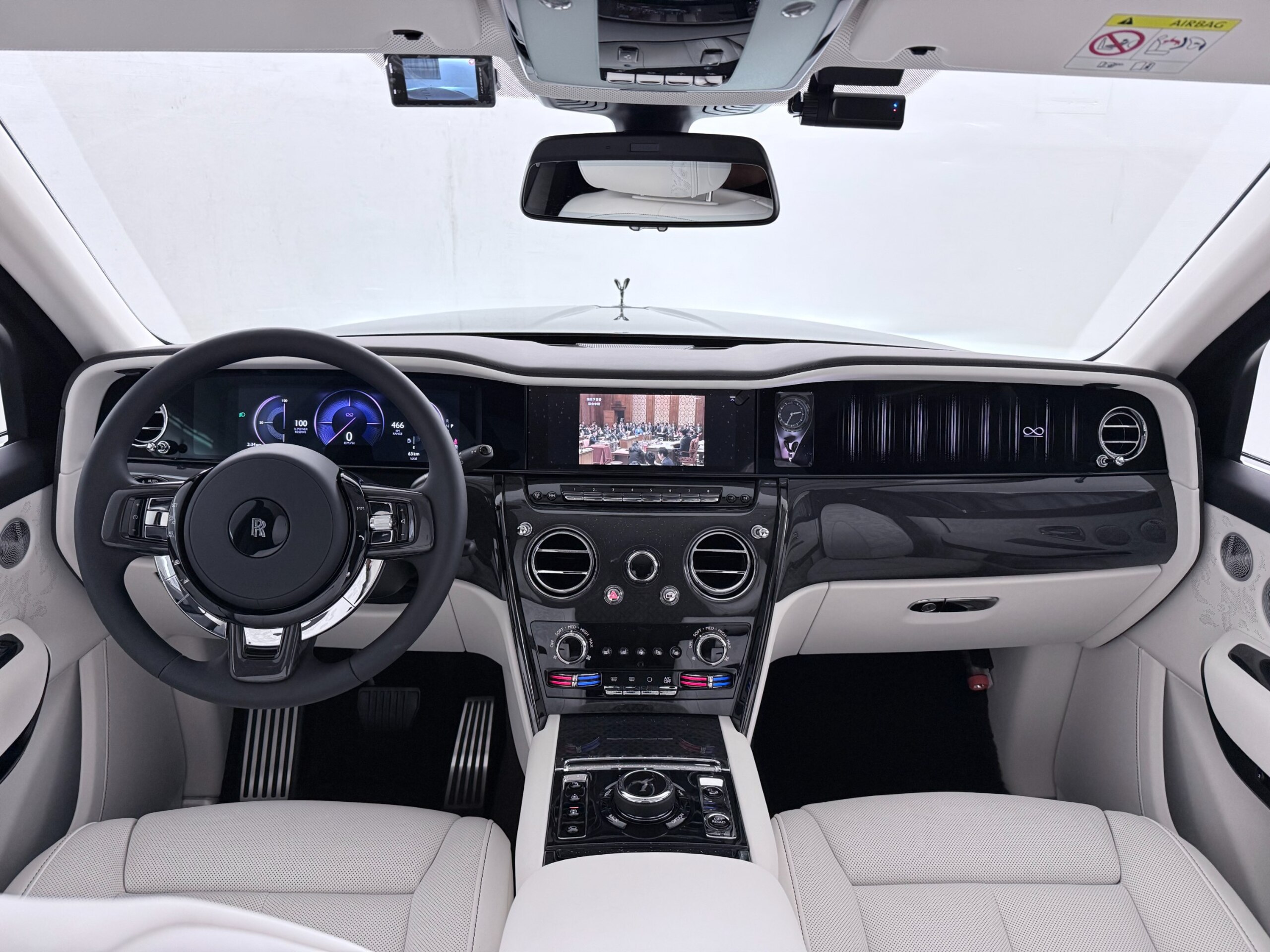 2026 Rolls-Royce Cullinan Black Badge — Photo 8 / 59