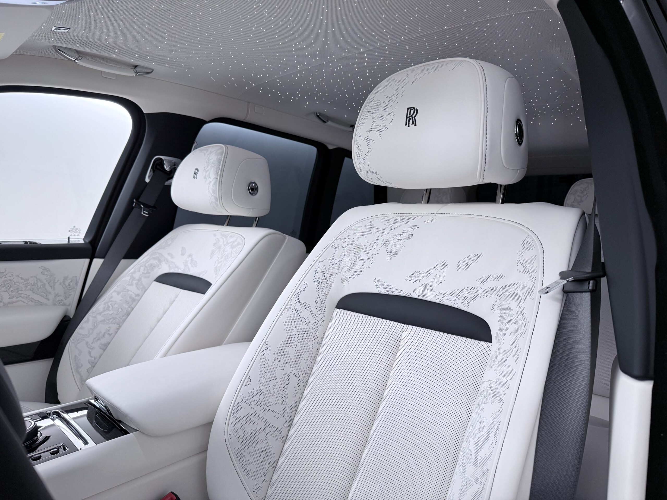 2026 Rolls-Royce Cullinan Black Badge — Photo 9 / 59