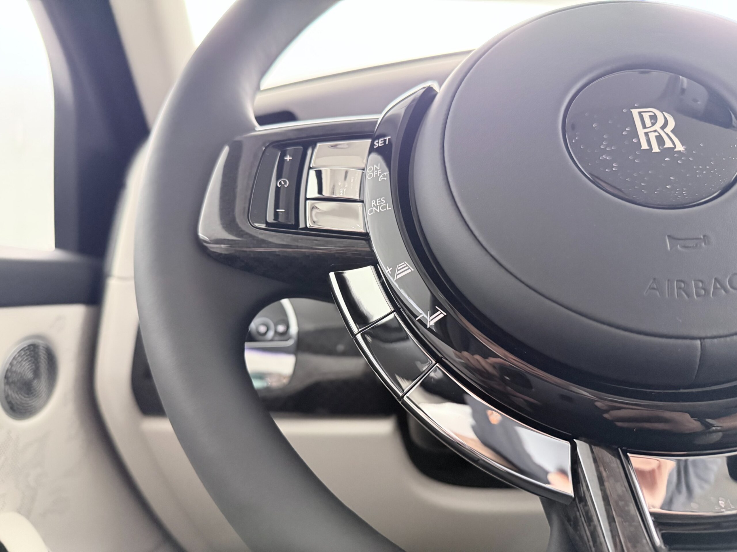 2026 Rolls-Royce Cullinan Black Badge — Photo 15 / 59