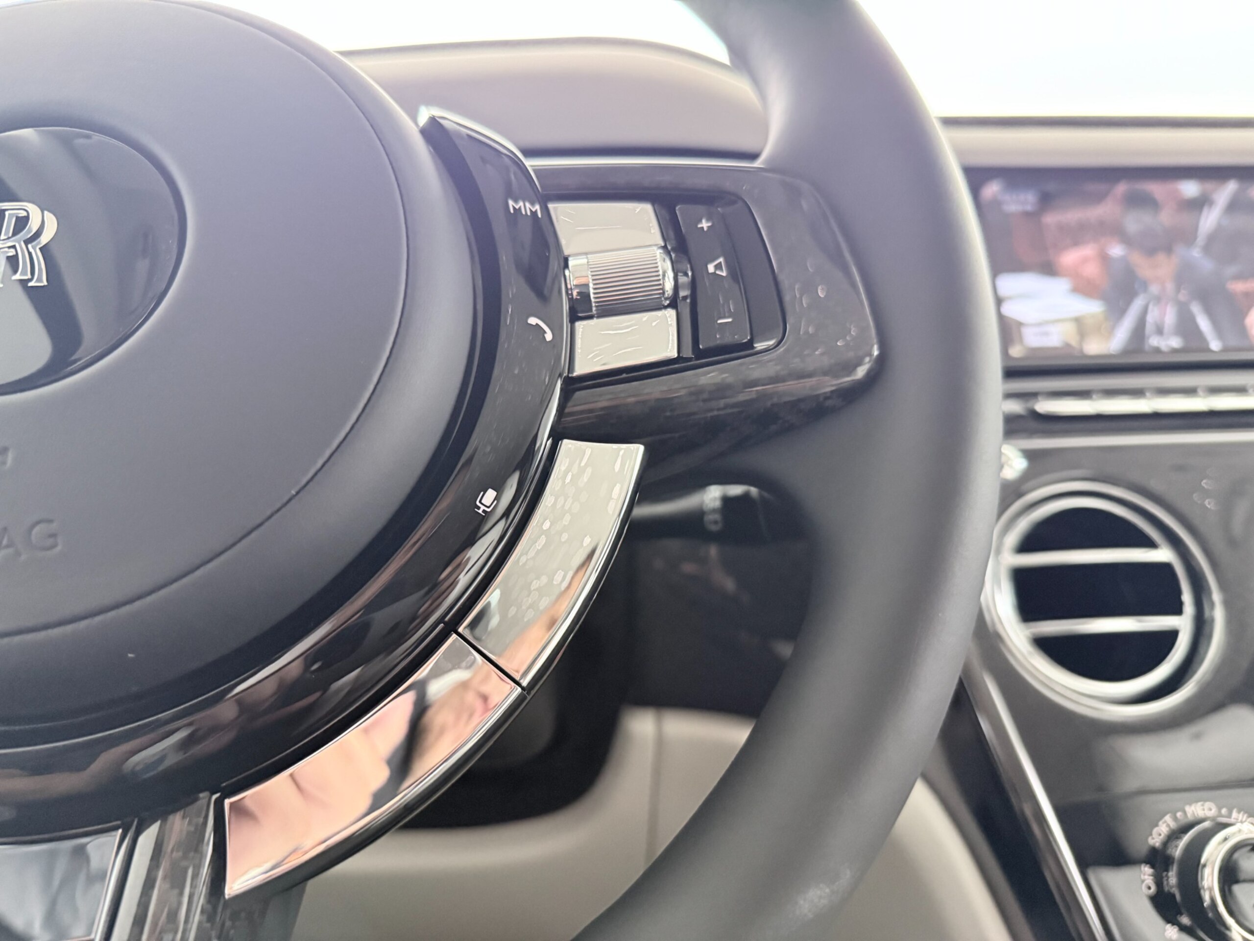2026 Rolls-Royce Cullinan Black Badge — Photo 16 / 59