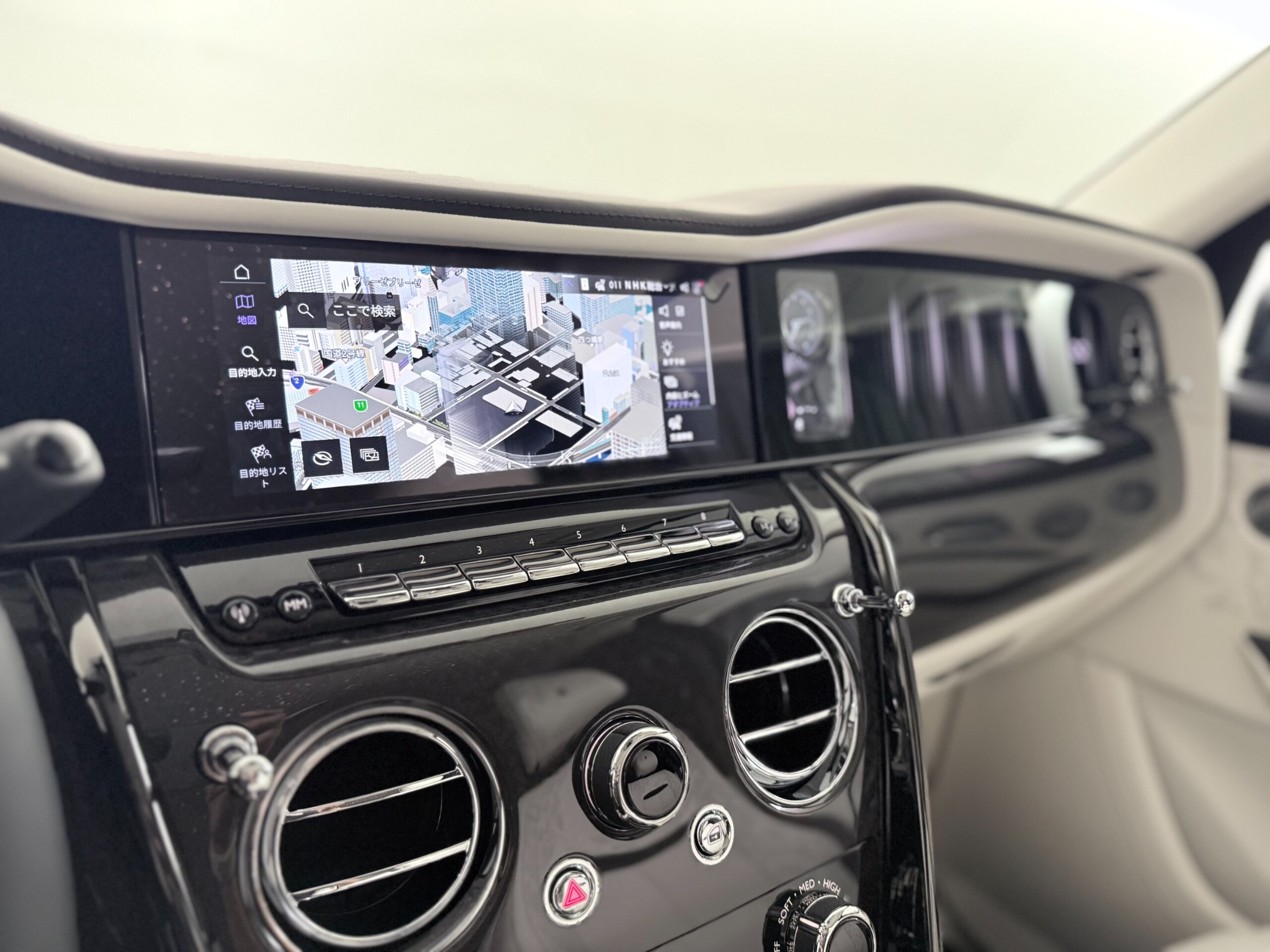 2026 Rolls-Royce Cullinan Black Badge — Photo 20 / 59