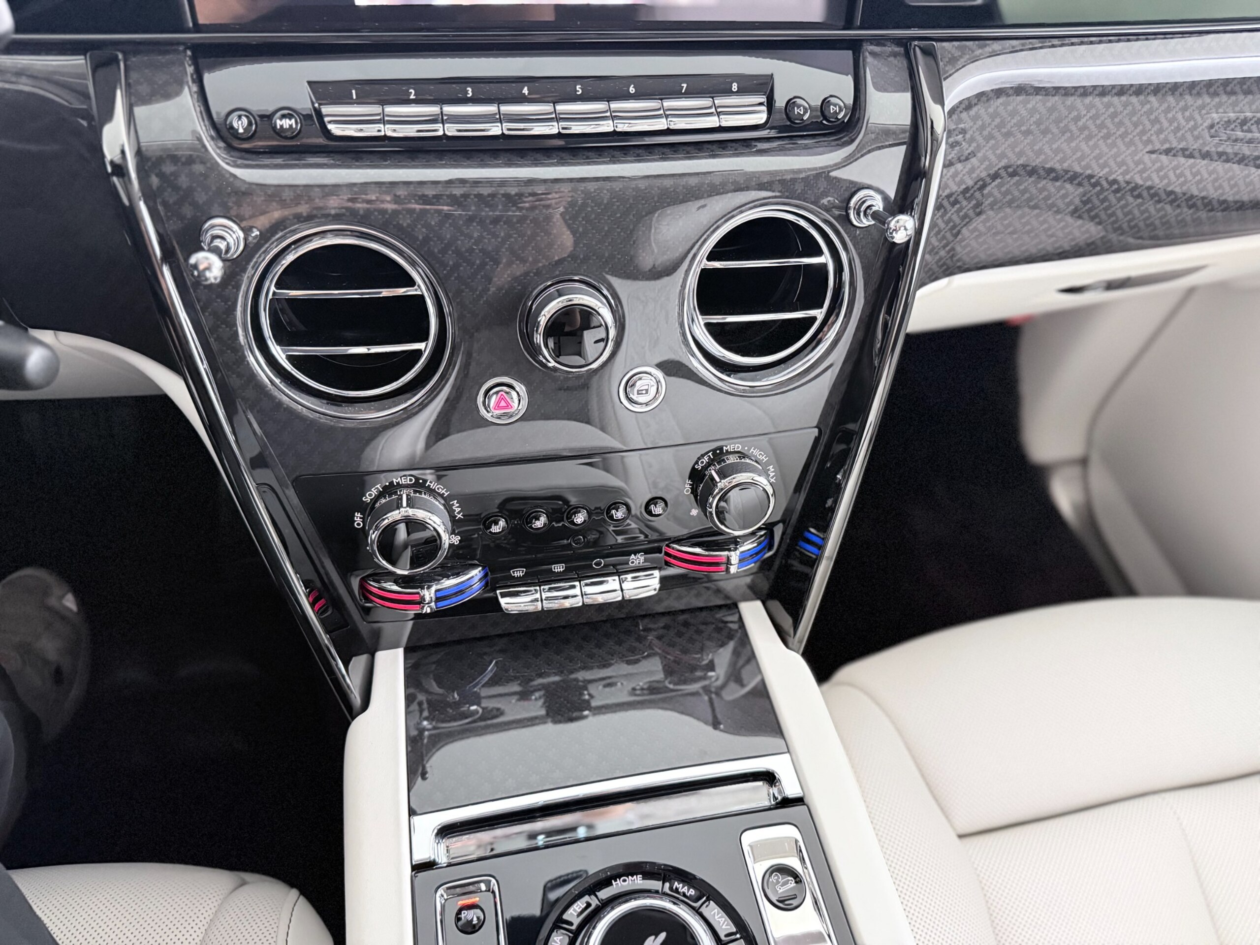 2026 Rolls-Royce Cullinan Black Badge — Photo 23 / 59