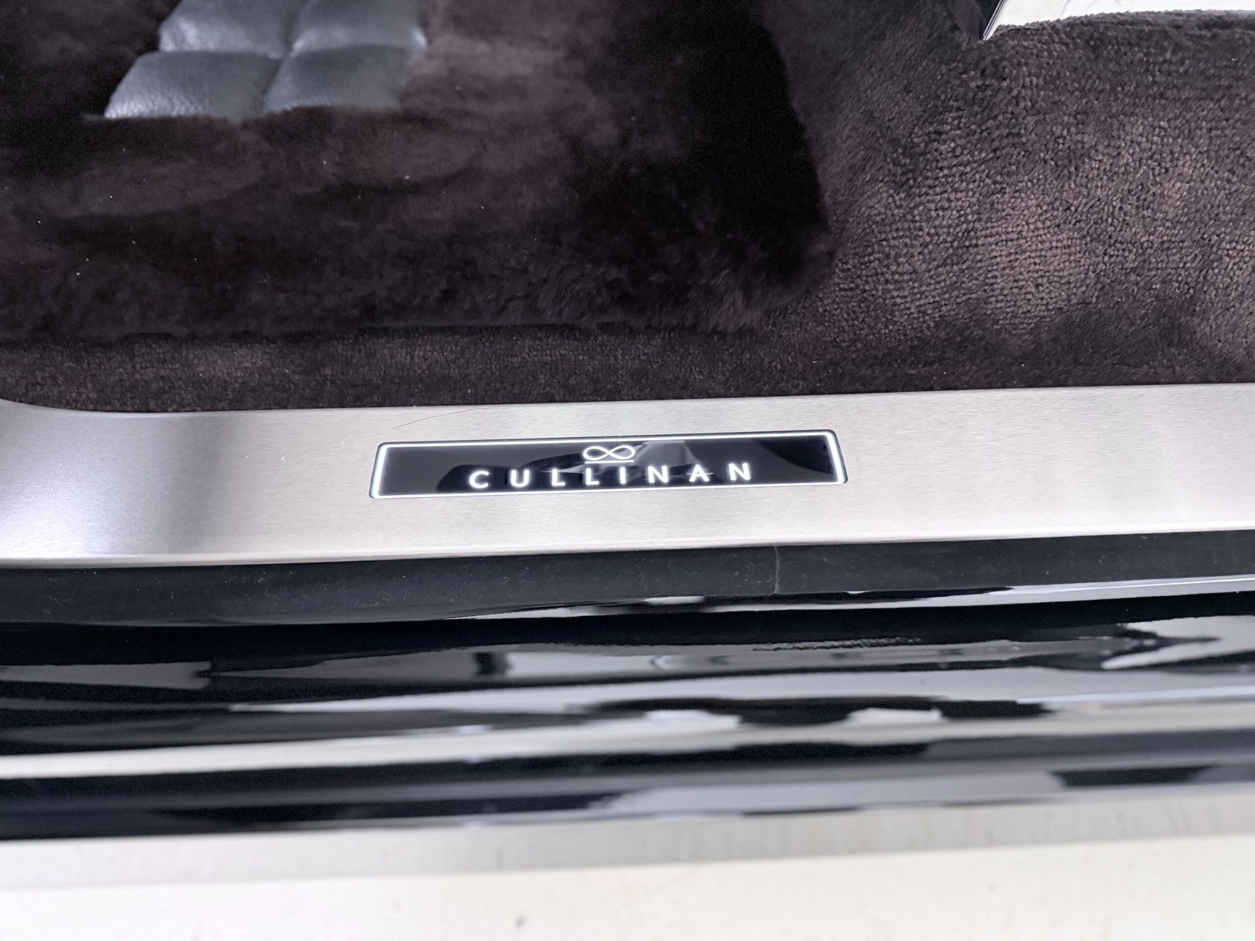 2026 Rolls-Royce Cullinan Black Badge — Photo 29 / 59