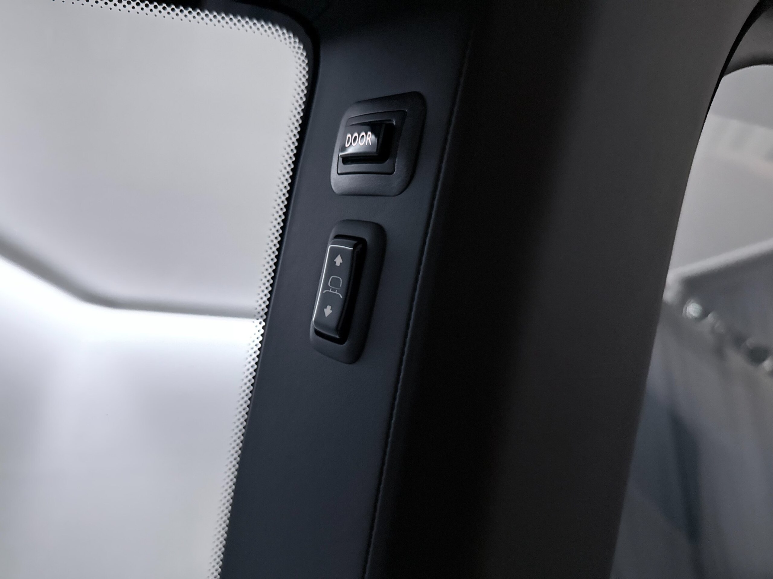2026 Rolls-Royce Cullinan Black Badge — Photo 33 / 59