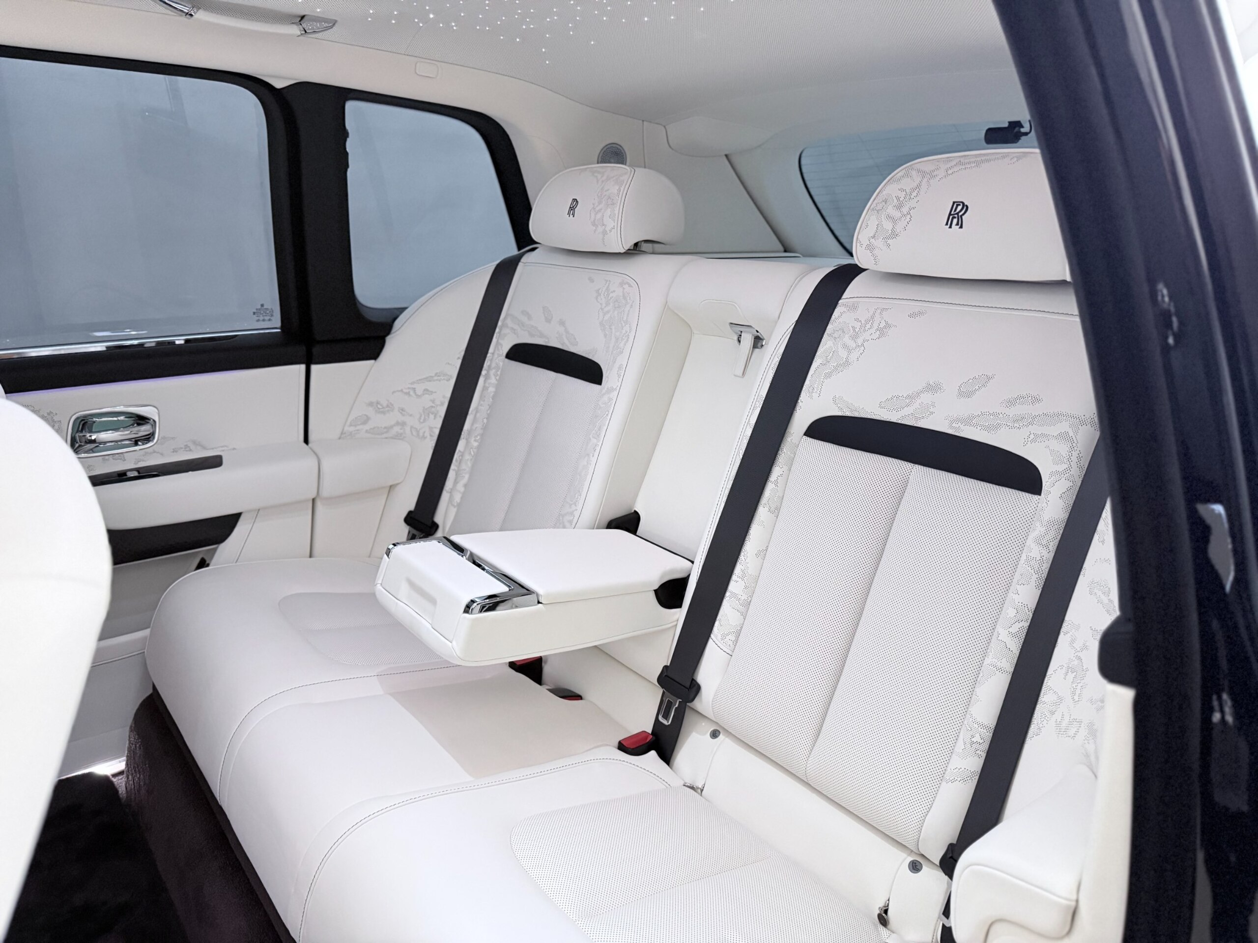 2026 Rolls-Royce Cullinan Black Badge — Photo 35 / 59