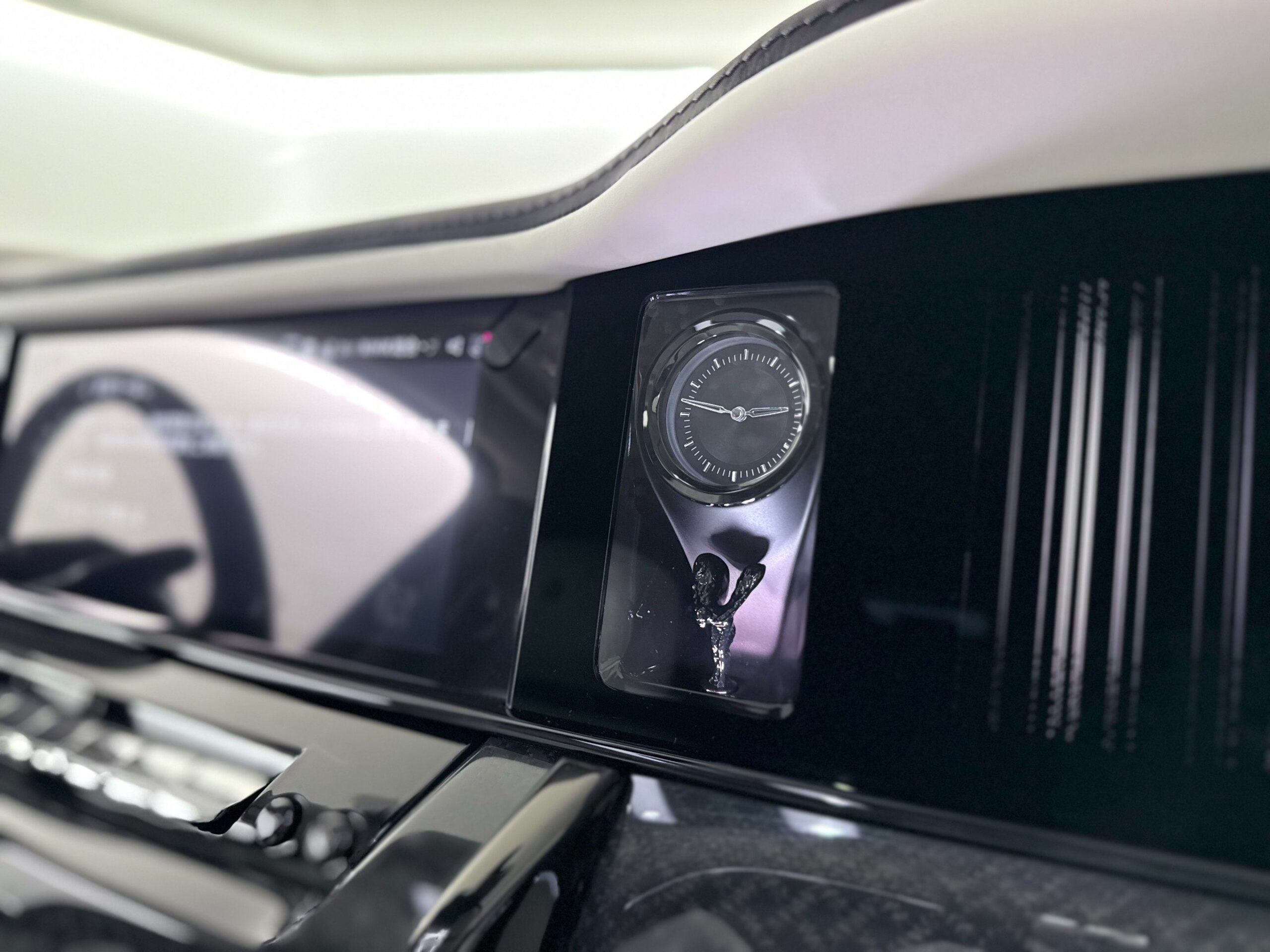 2026 Rolls-Royce Cullinan Black Badge — Photo 47 / 59