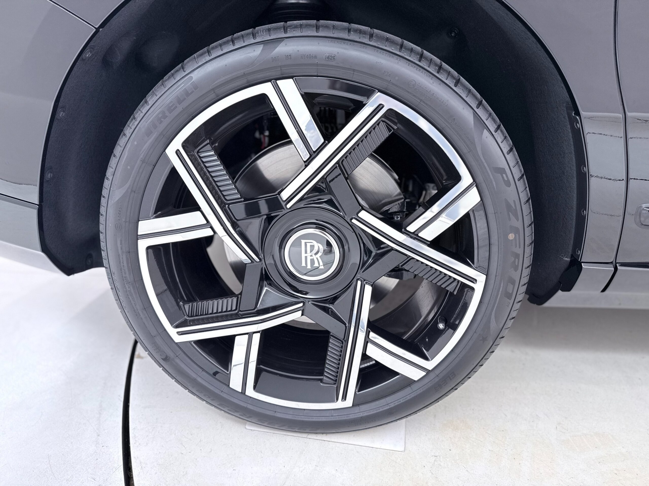 2026 Rolls-Royce Cullinan Black Badge — Photo 58 / 59