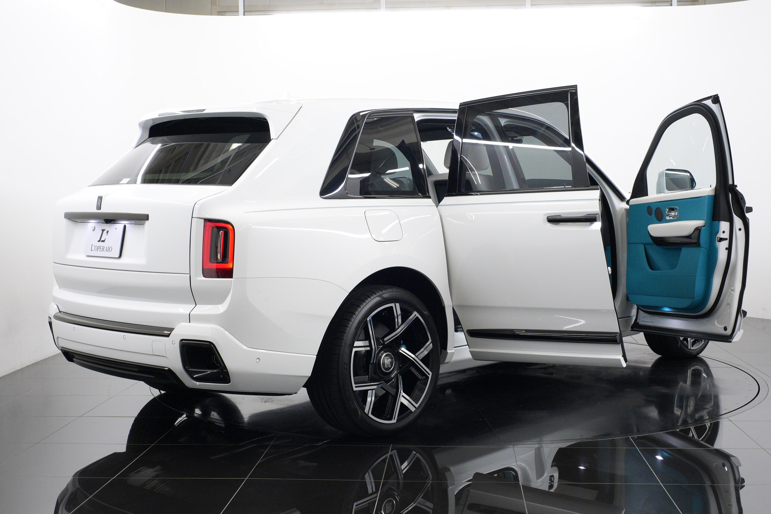 2026 Rolls-Royce Cullinan — Photo 19 / 41